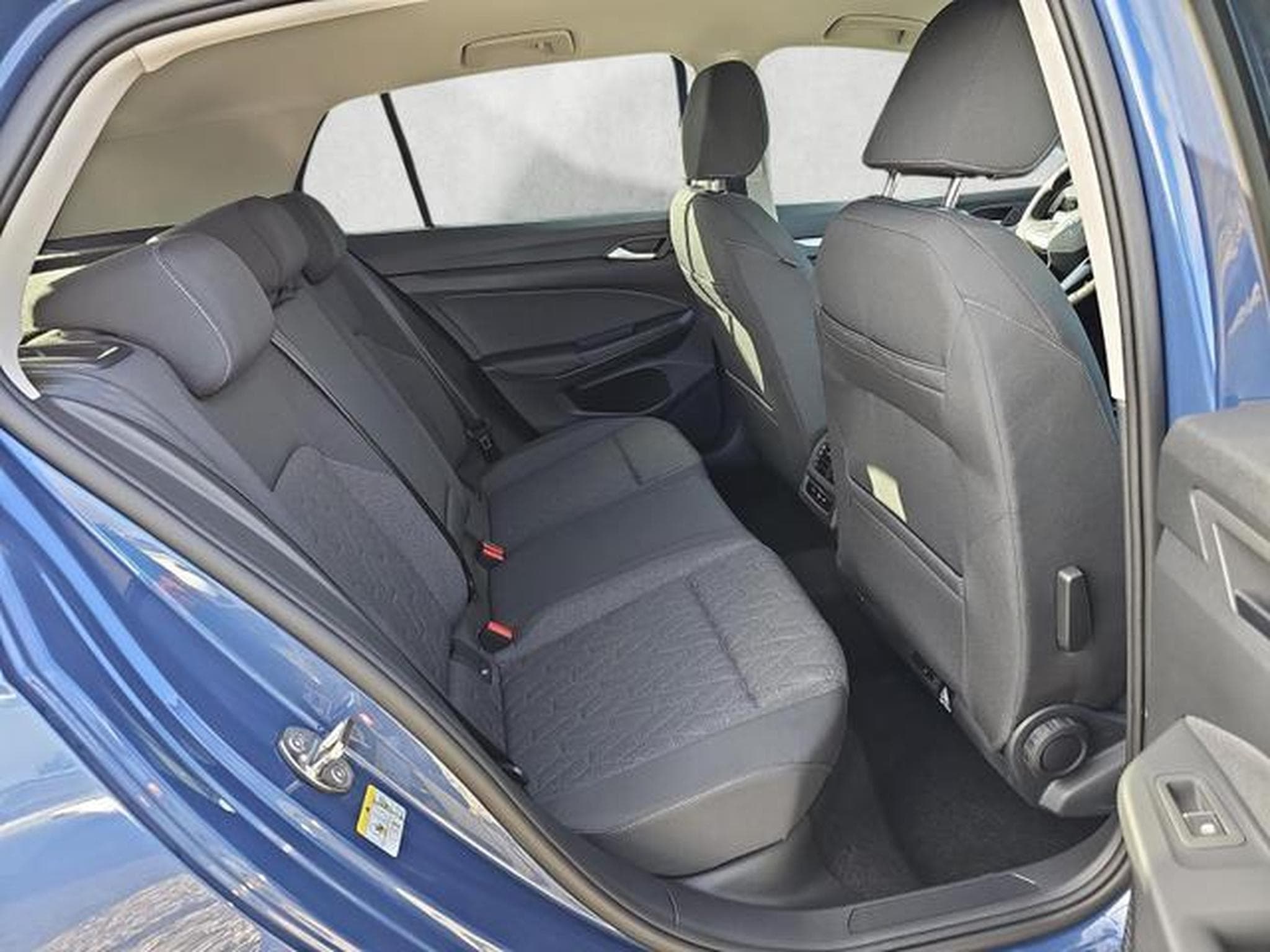 VW Golf 1.5 TSI eHybrid 150 kW Life (2026) - Photo 13