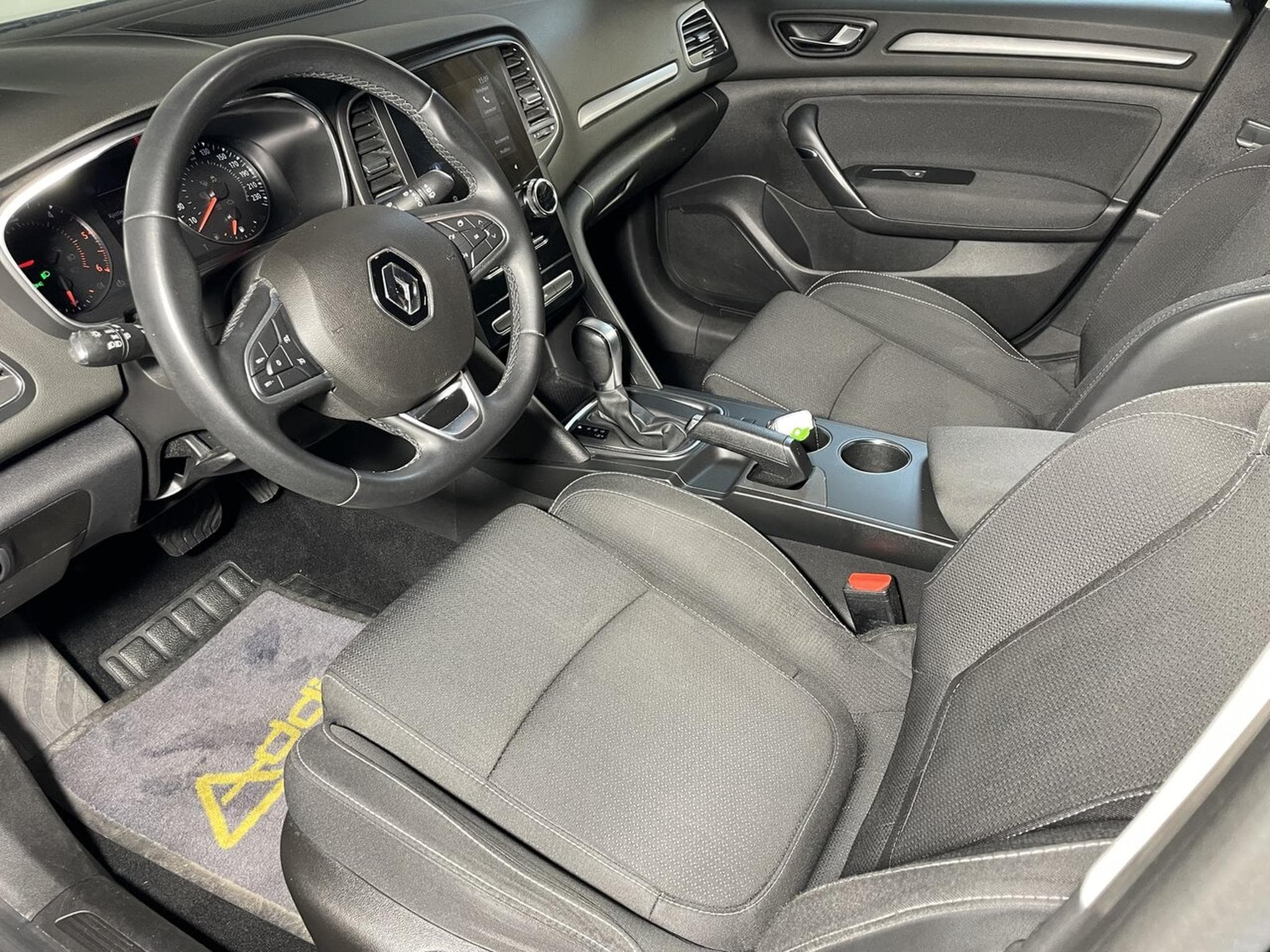 Renault Megane IV ESTATE 1.5 BlueDCI 115 AUTO BUSINESS GPS CARPLAY (2022) - Photo 7