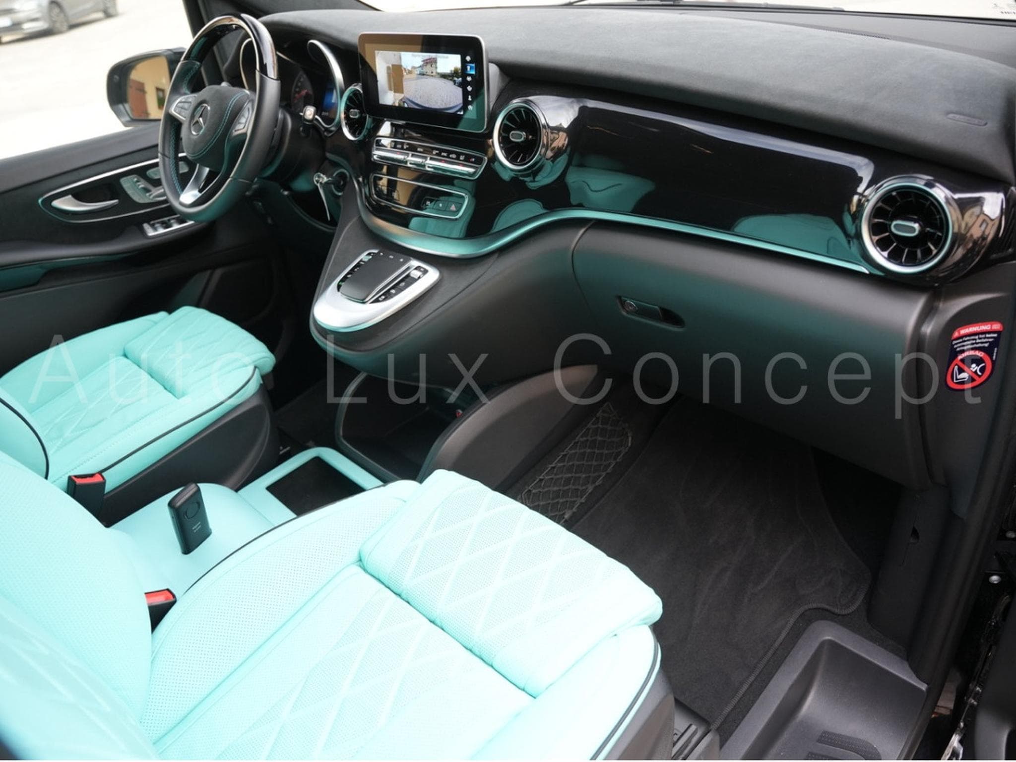 Mercedes V 300 d 4MATIC Extra Long AMG Line Rovelver VIP Van (2022) - Photo 6