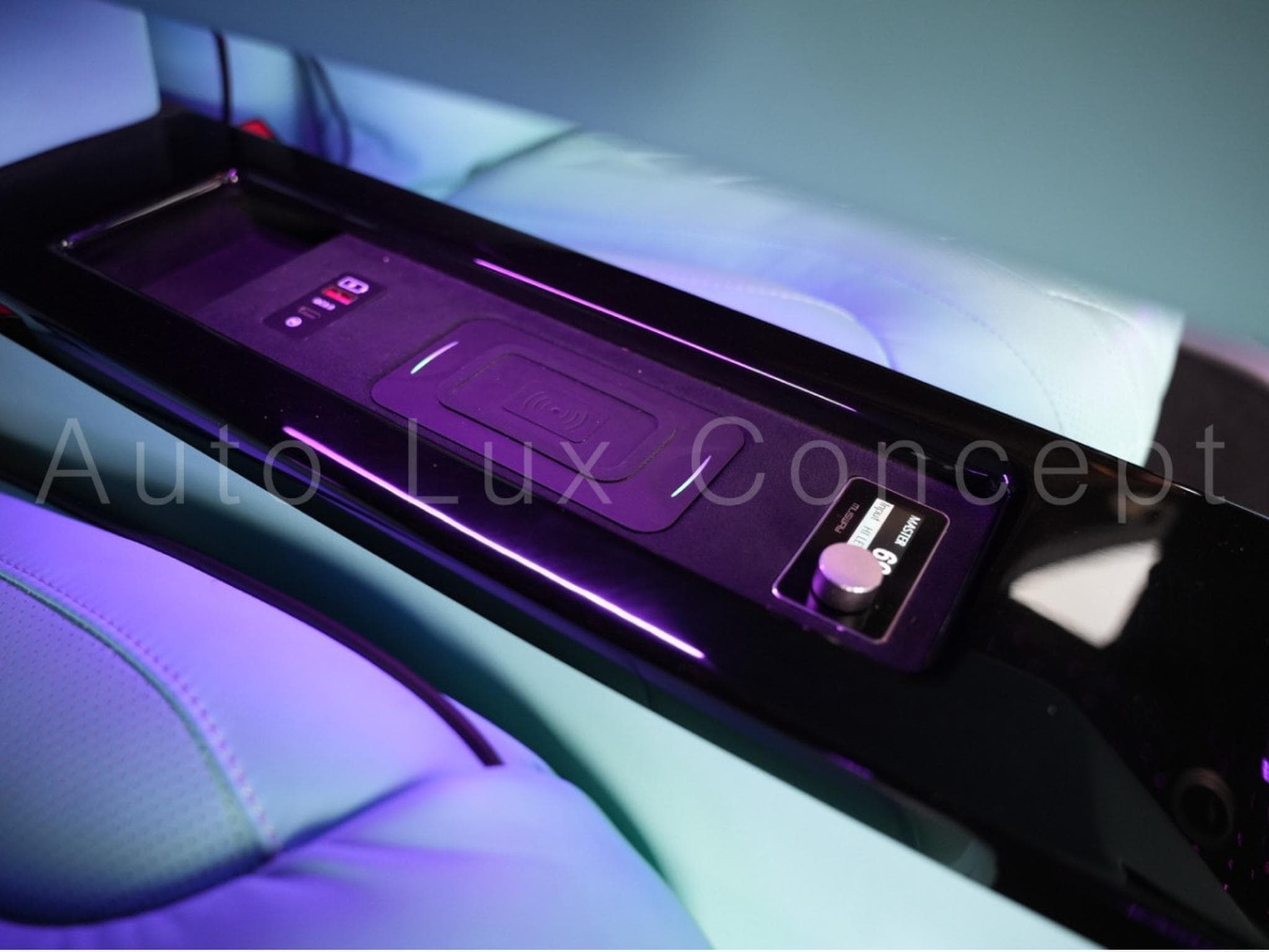 Mercedes V 300 d 4MATIC Extra Long AMG Line Rovelver VIP Van (2022) - Photo 27