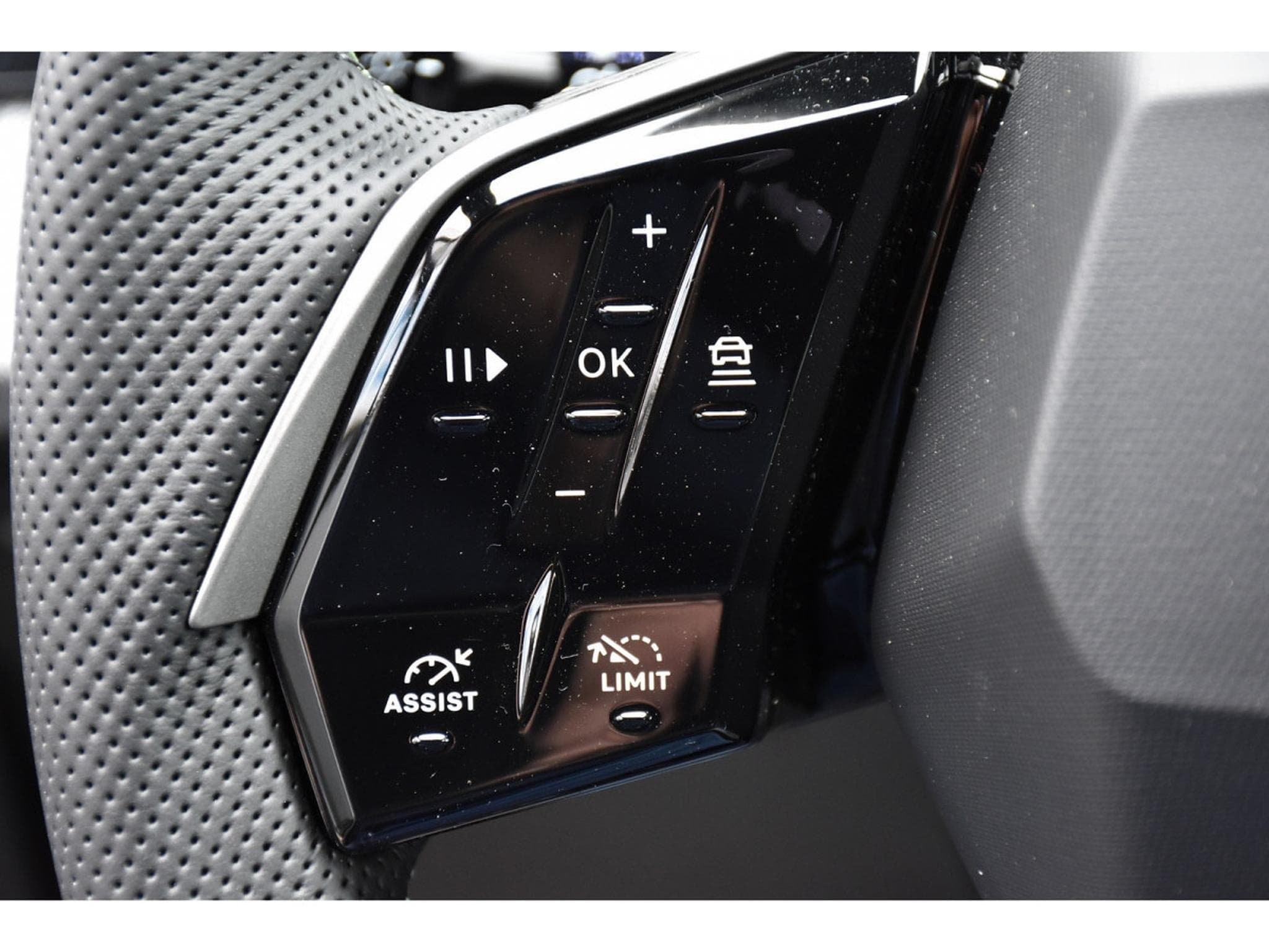 Peugeot 5008 GT Hybrid 145 e-DCS6 7 Pl. ACC CAM NEUF (2026) - Photo 23