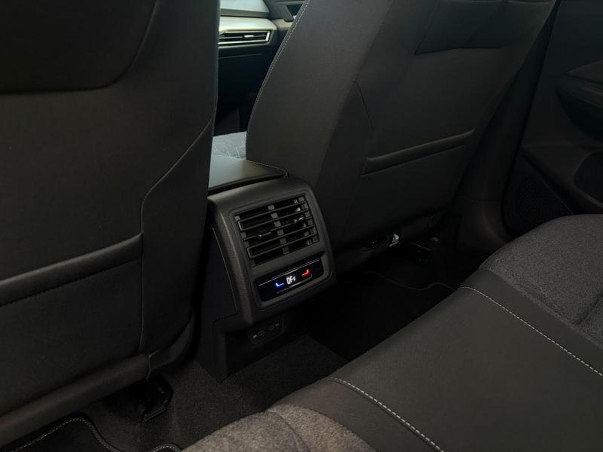 VW Golf Life Move/1.0 110ch/Camera/Sièges chauffants/Led (2024) - Foto 11