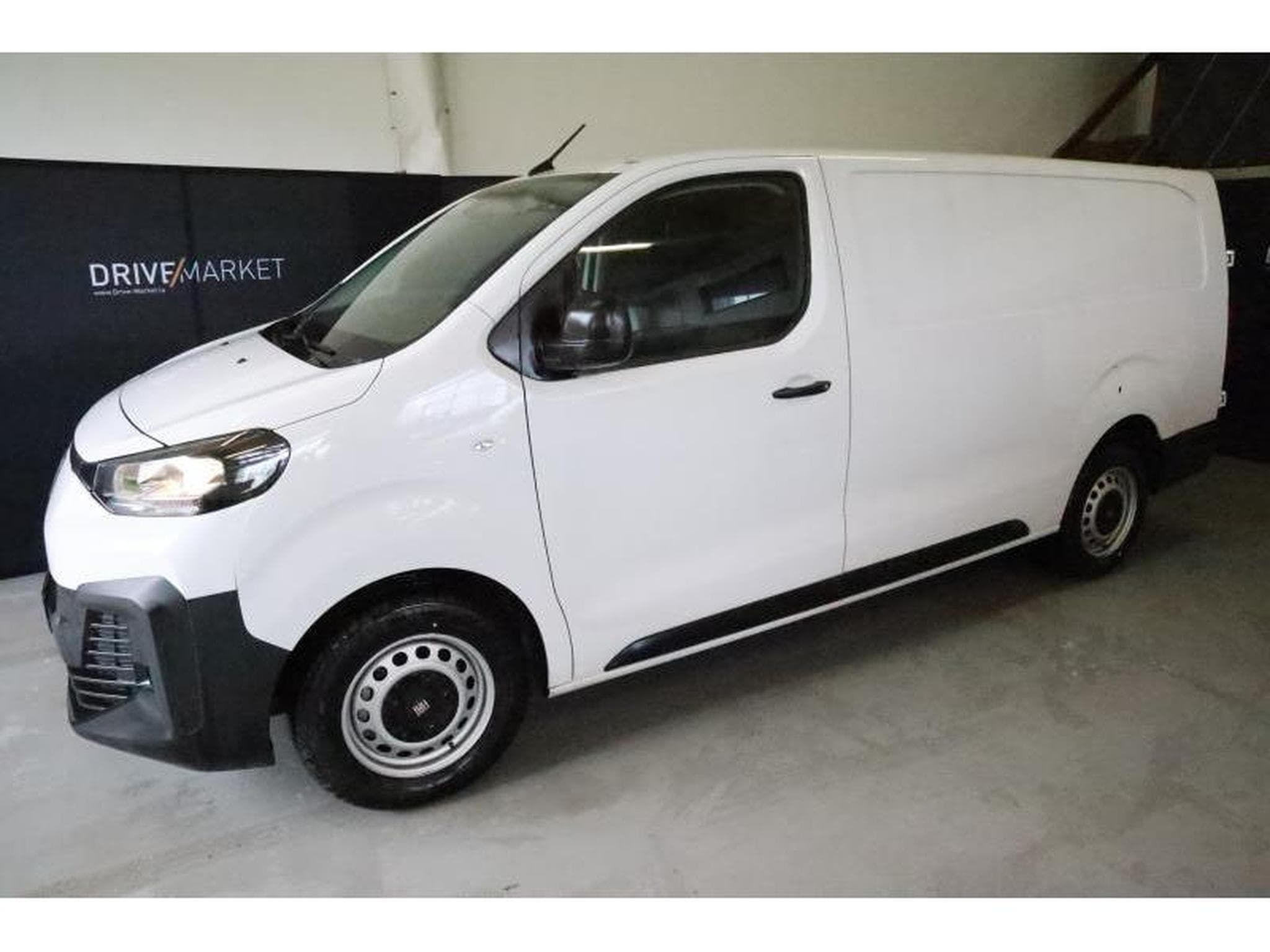 Fiat Scudo 144 L3 eCall Temp HFT180° PDC NSW 3S (2025) - Foto 8