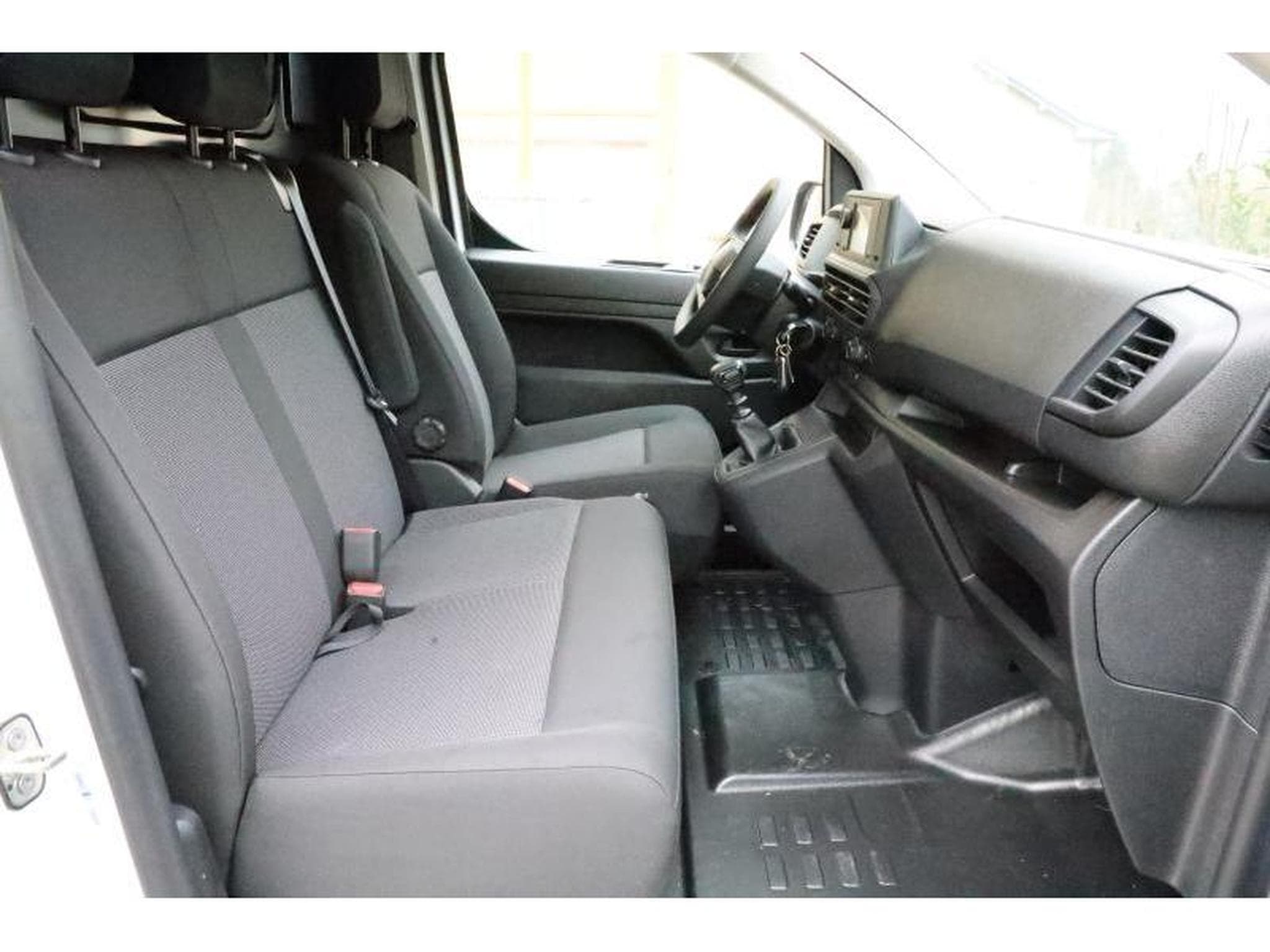 Fiat Scudo 144 L3 eCall Temp HFT180° PDC NSW 3S (2025) - Foto 17