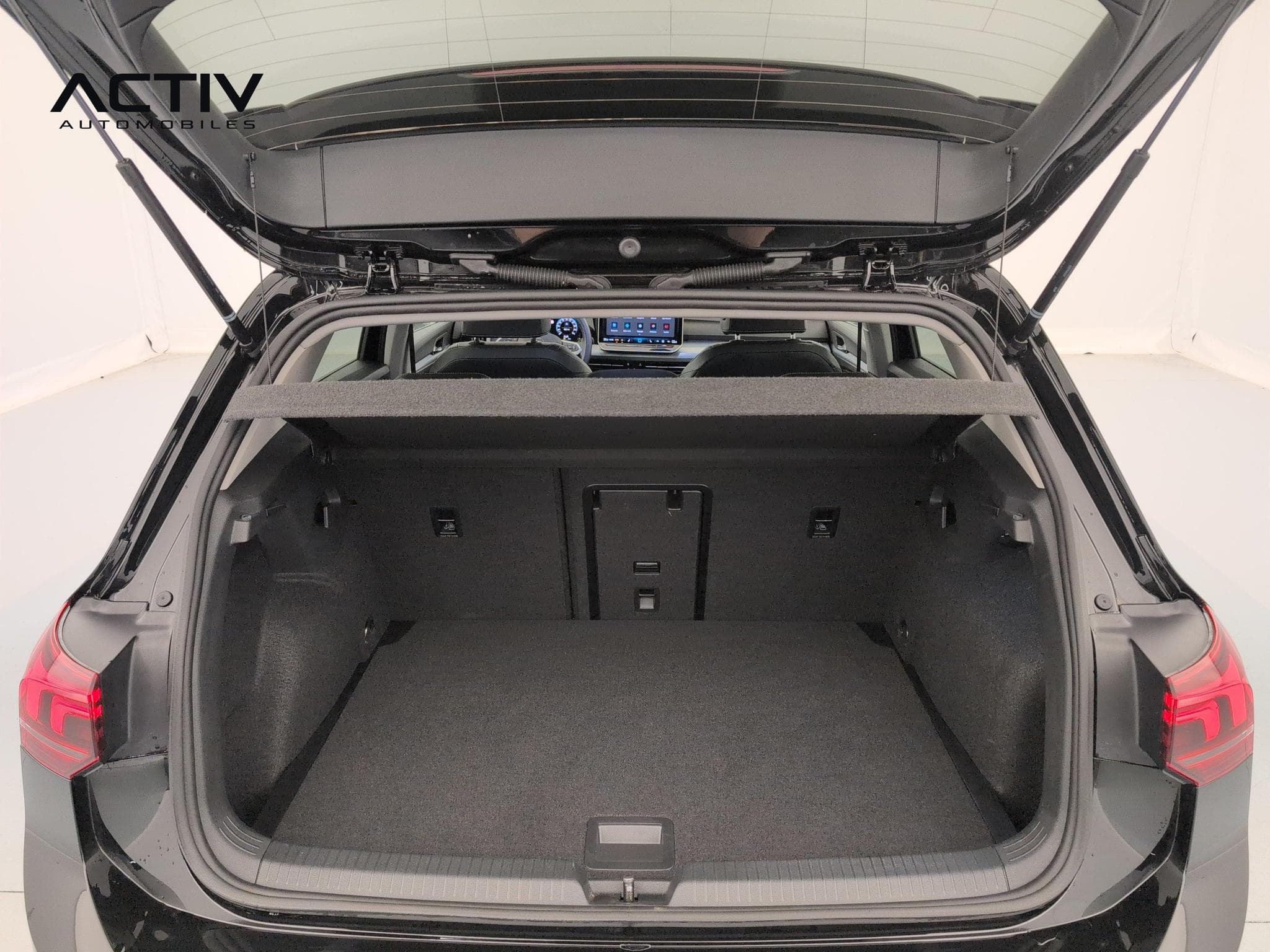 VW Golf VIII 1.5 TSI EVO2 116 BVM6 VW EDITION (2025) - Photo 11