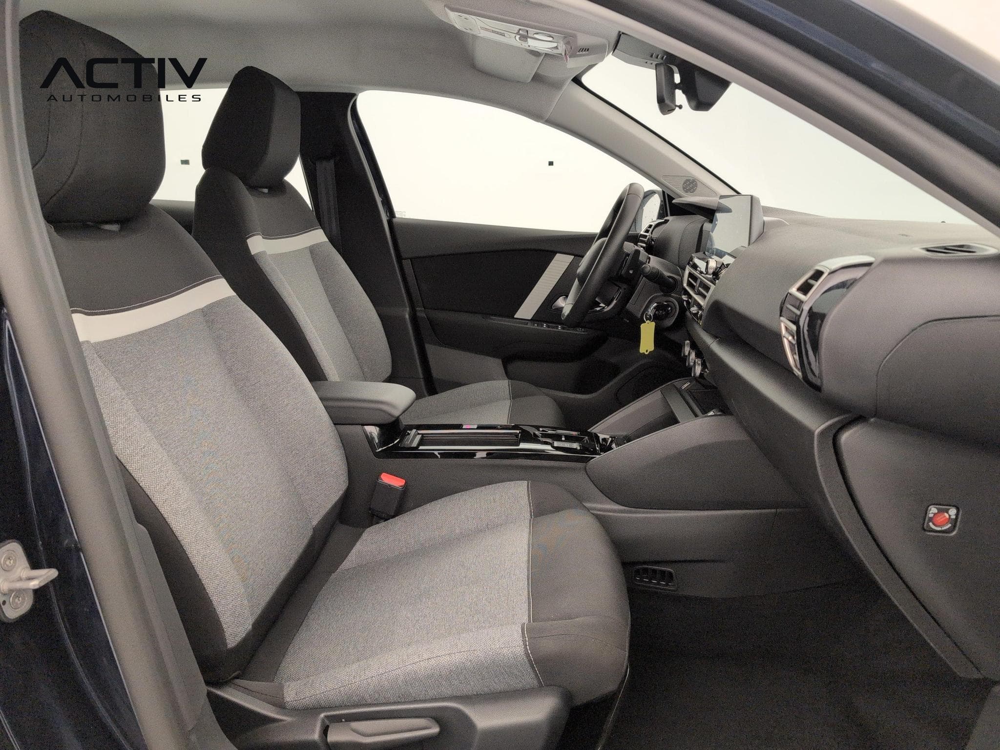 Citroën C4 Hybride 110 ch e-DCS6 You (2025) - Foto 9