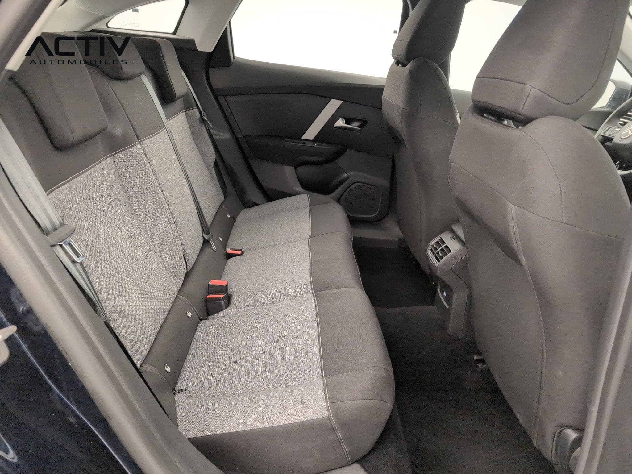 Citroën C4 Hybride 110 ch e-DCS6 You (2025) - Foto 10