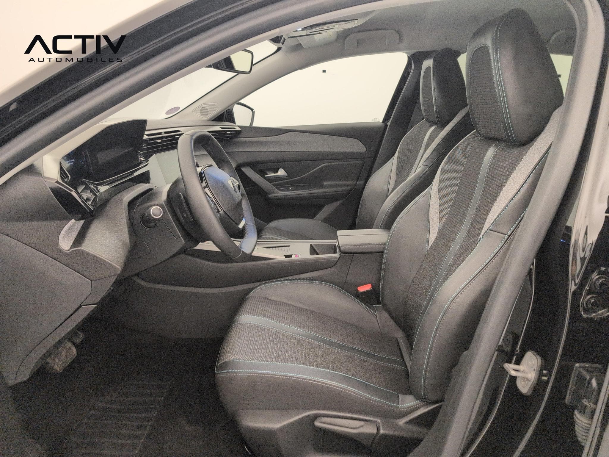Peugeot 308 Hybrid 145 e-DCS6 Allure (2025) - Foto 16