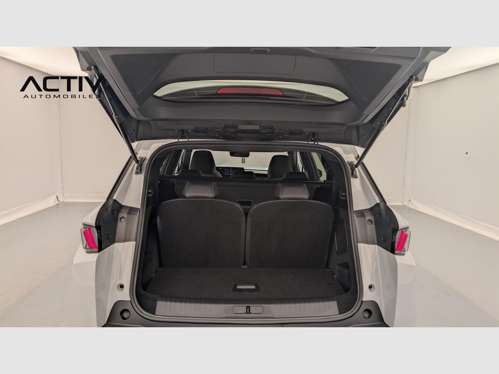 Peugeot 5008 HYBRID 145 CH E-DCS6 ALLURE (2025) - Foto 11