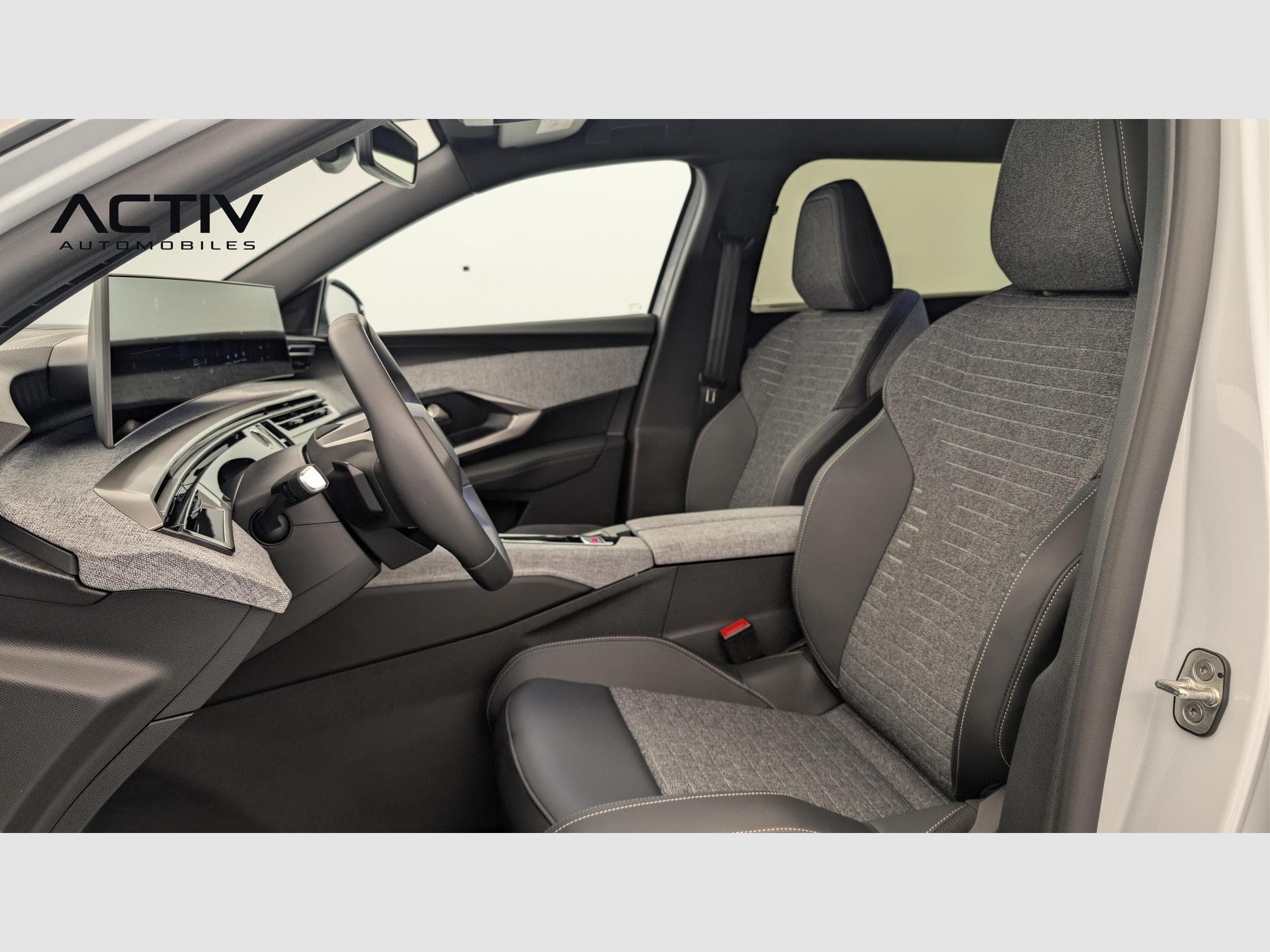 Peugeot 5008 HYBRID 145 CH E-DCS6 ALLURE (2025) - Foto 16