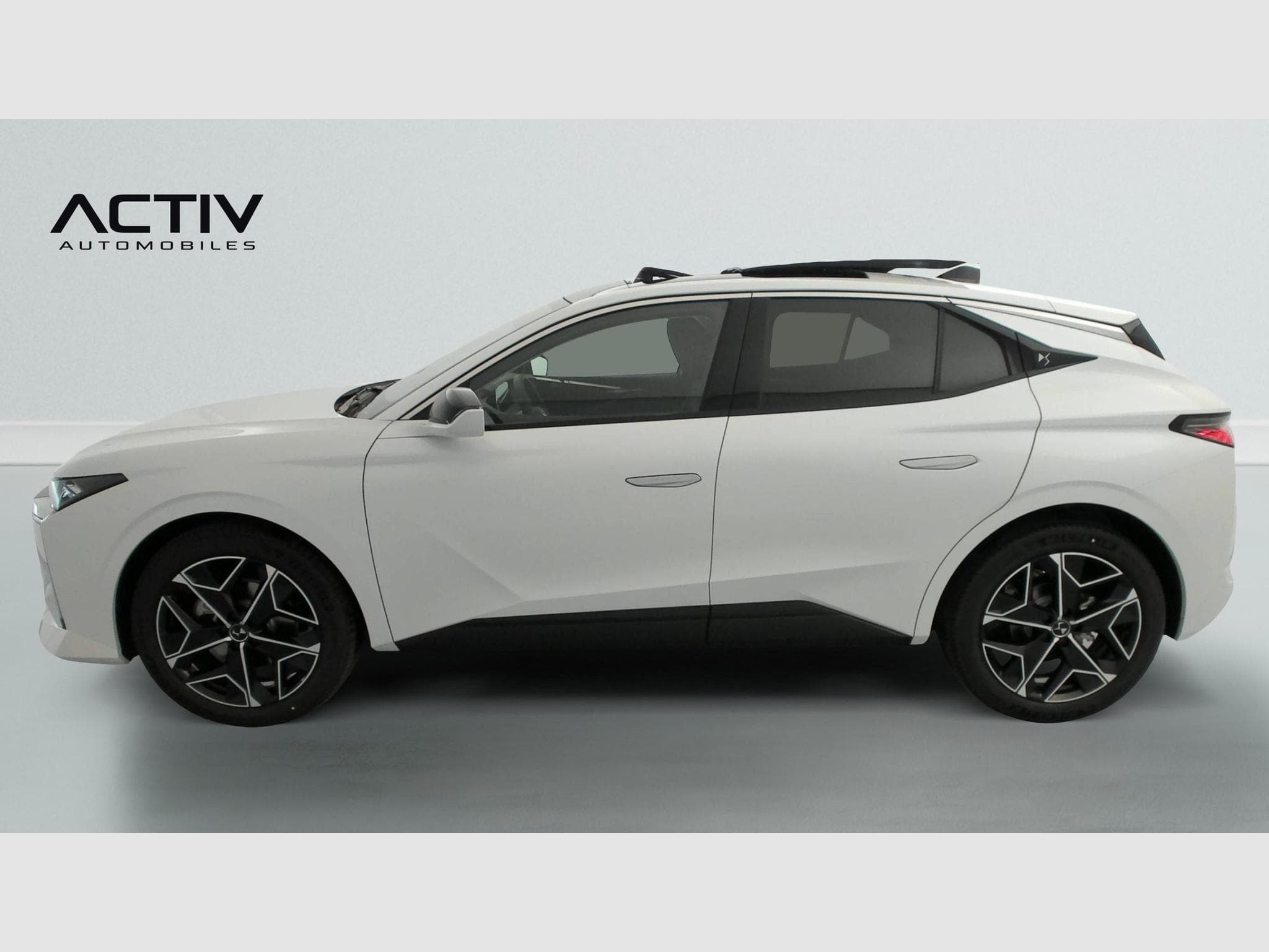 DS Automobiles DS4 Hybride 145 e-DCT6 Etoile - Alcantara (2025) - Foto 4