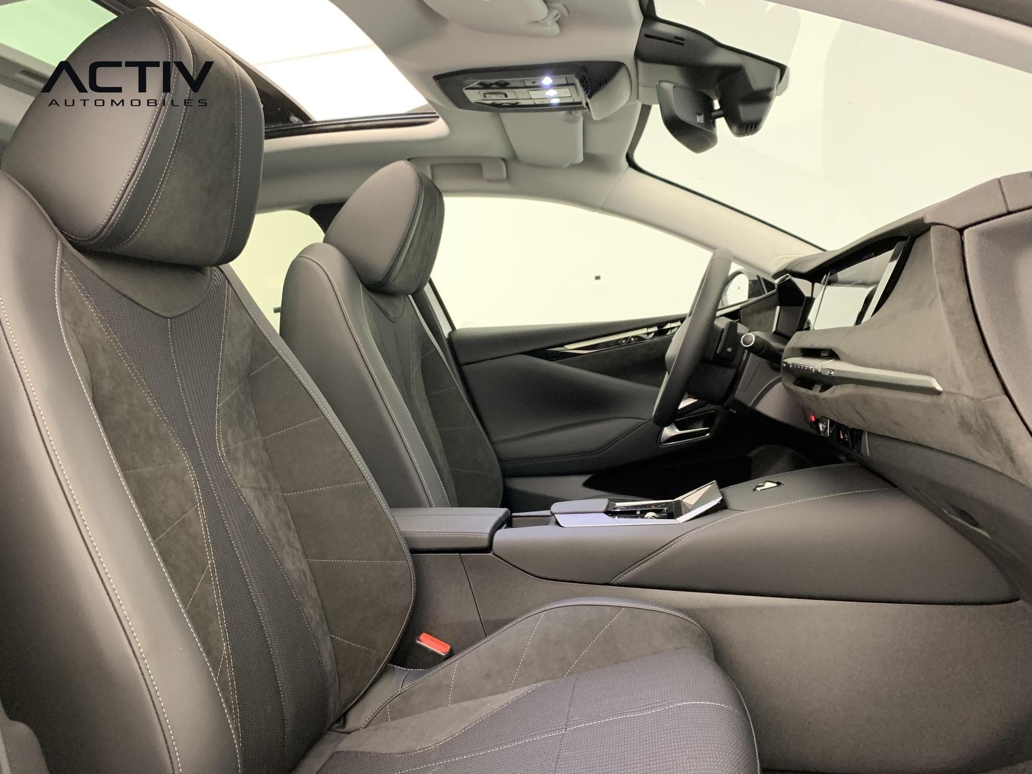 DS Automobiles DS4 Hybride 145 e-DCT6 Etoile - Alcantara (2025) - Foto 9