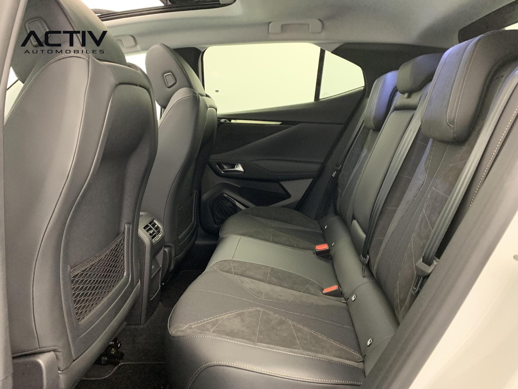DS Automobiles DS4 Hybride 145 e-DCT6 Etoile - Alcantara (2025) - Foto 23