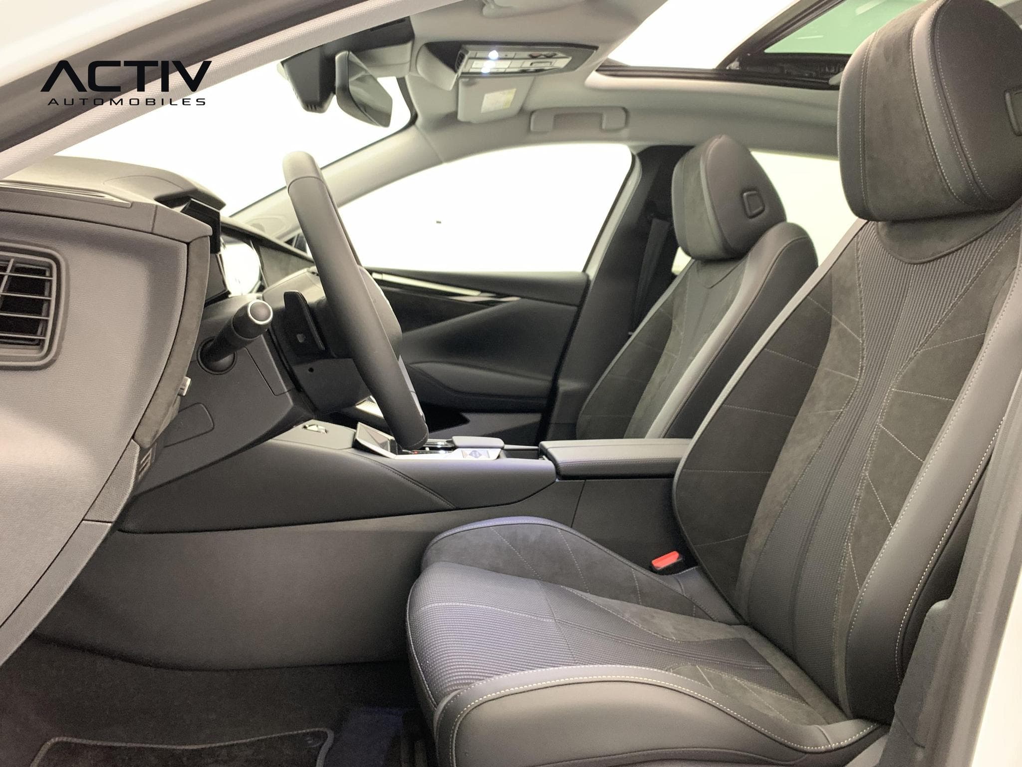 DS Automobiles DS4 Hybride 145 e-DCT6 Etoile - Alcantara (2025) - Foto 22