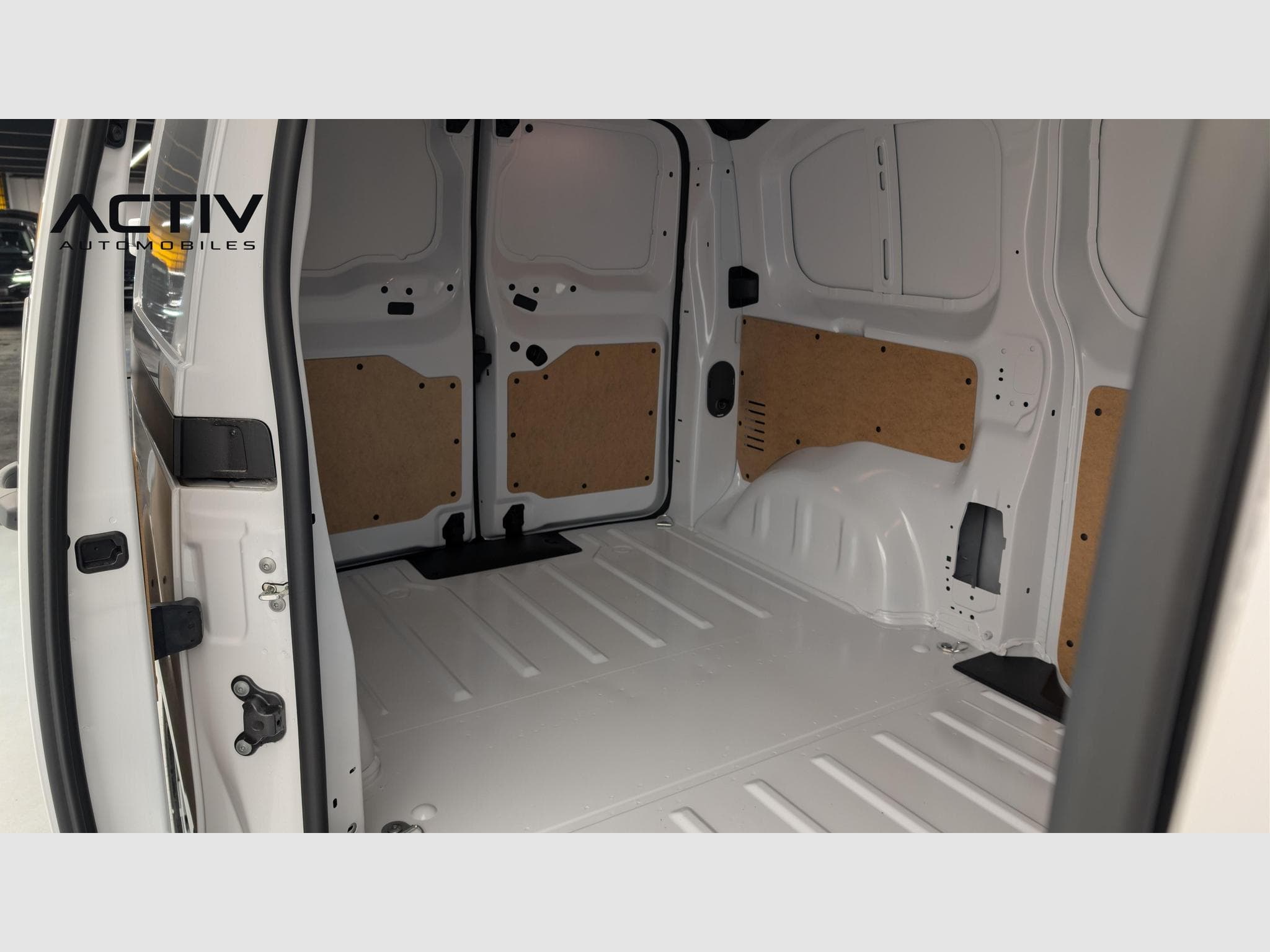 Peugeot Expert M BLUEHDI 120 S&S BVM6 (2025) - Photo 10