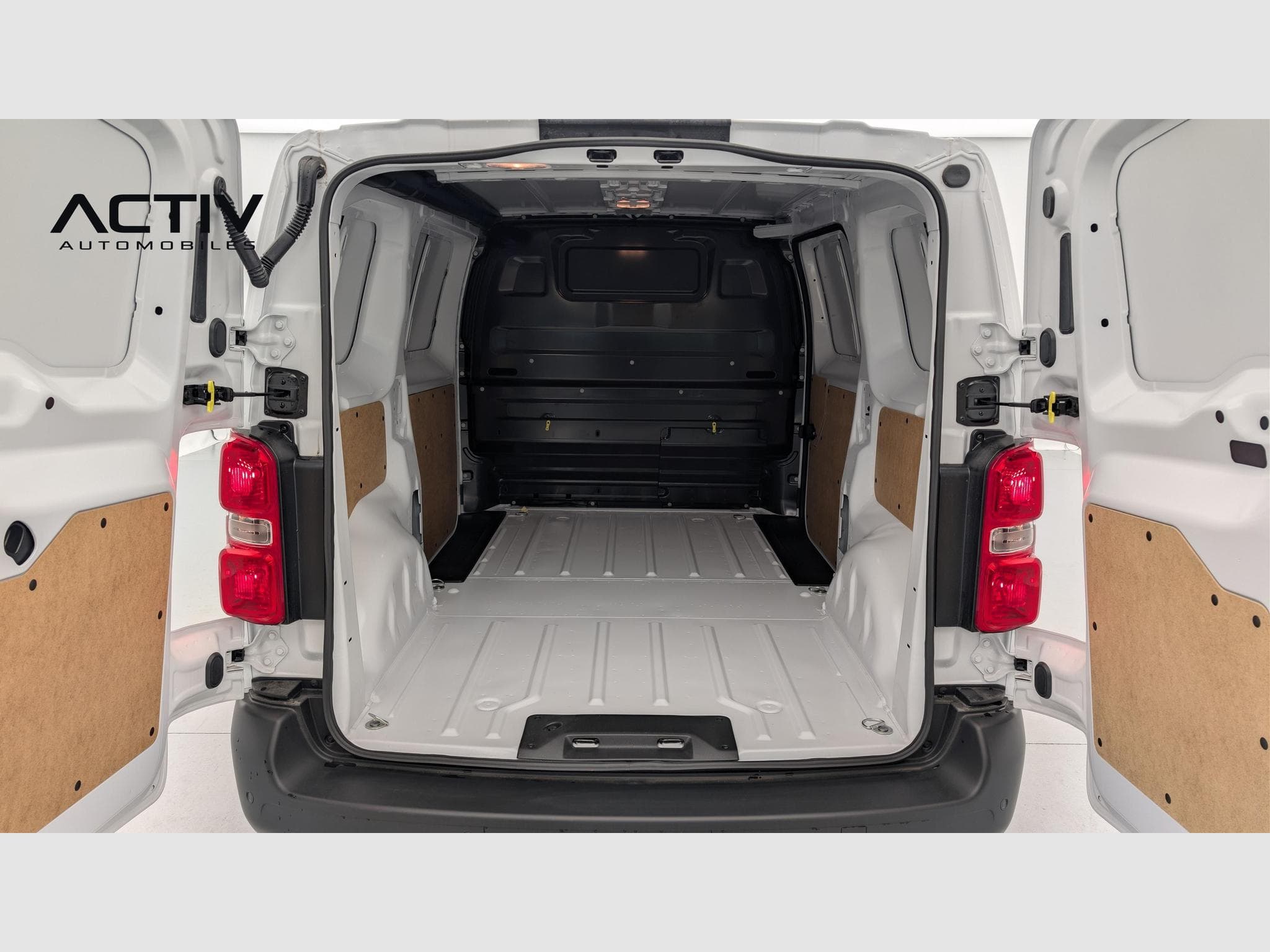Peugeot Expert M BLUEHDI 120 S&S BVM6 (2025) - Photo 11