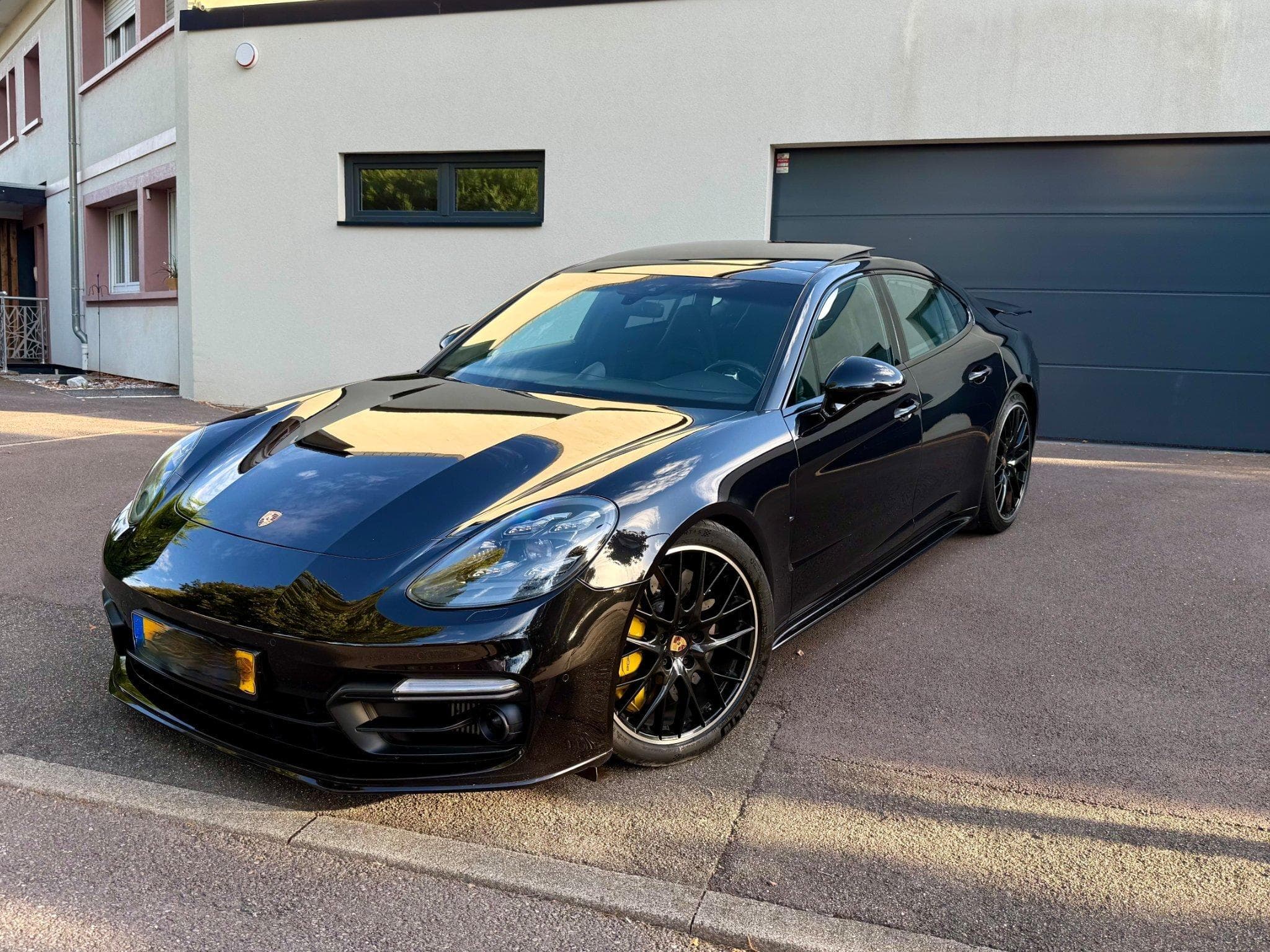 Porsche Panamera Turbo (2017) - Photo 1