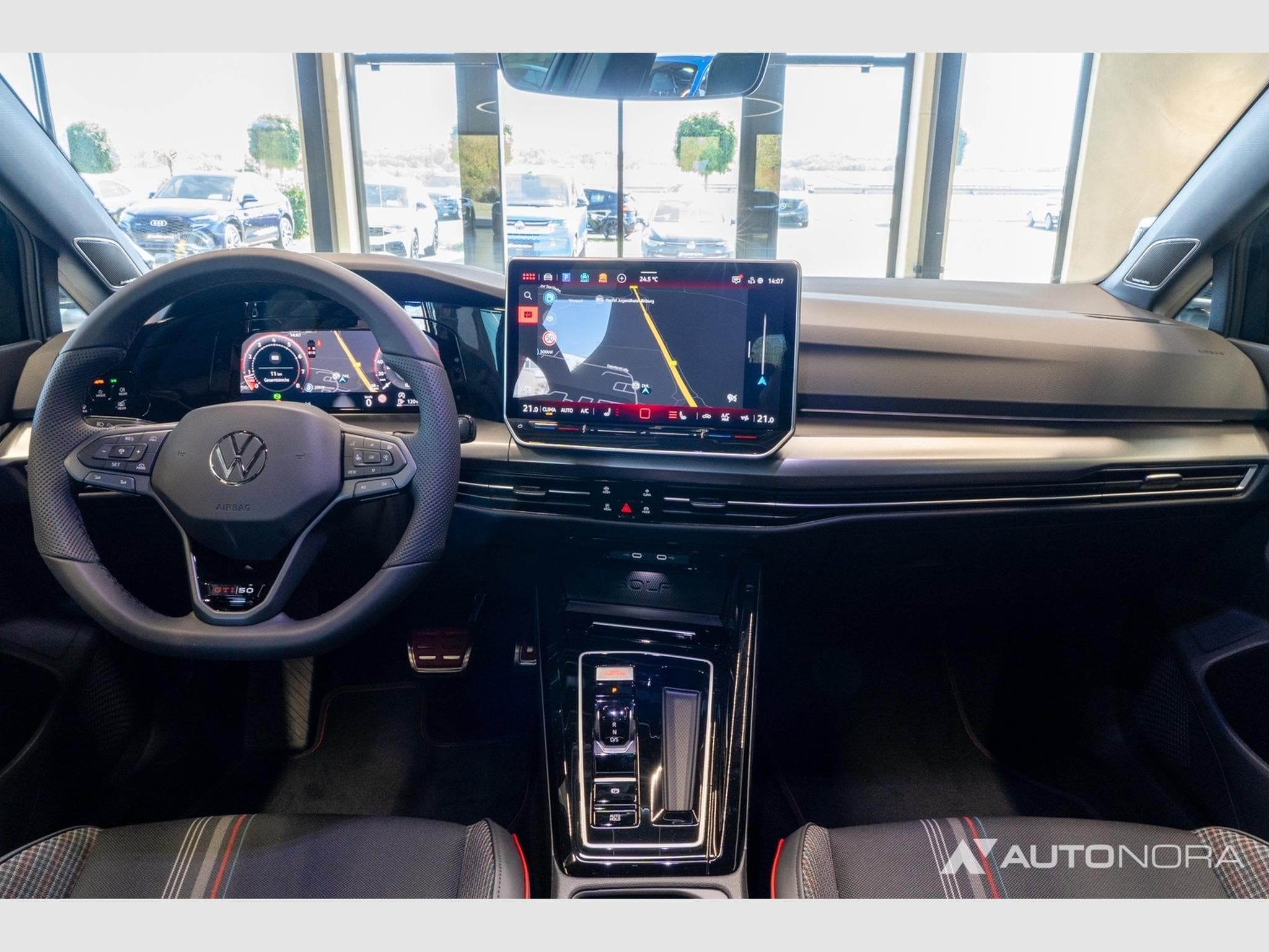 VW Golf VIII GTI Edition 50 (2026) - Photo 15