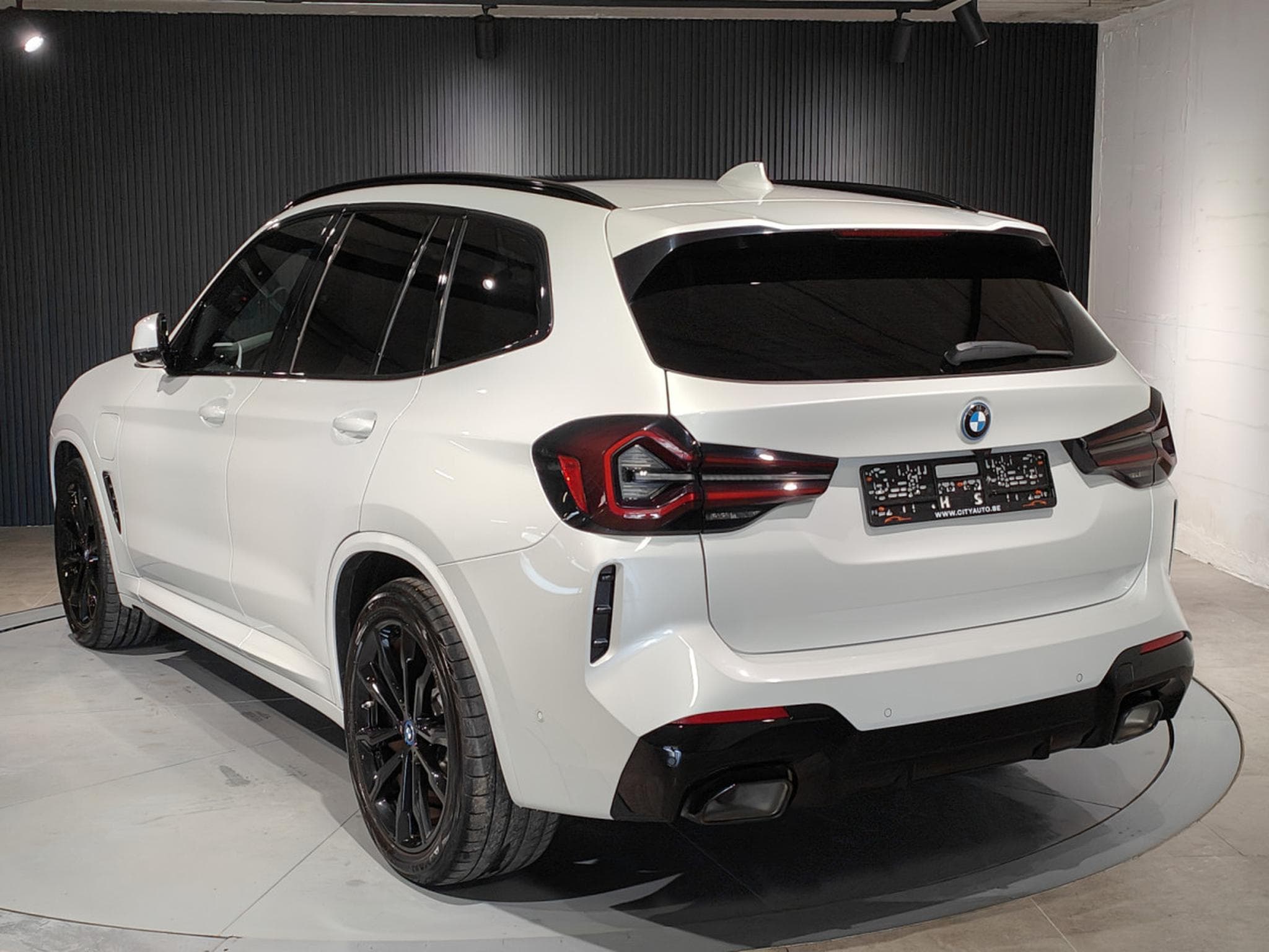 BMW X3 X3 XDRIVE30e PACK M CARPLAY CAMERA 360 TOIT OUVRANT ECLAIRAG (2022) - Photo 4