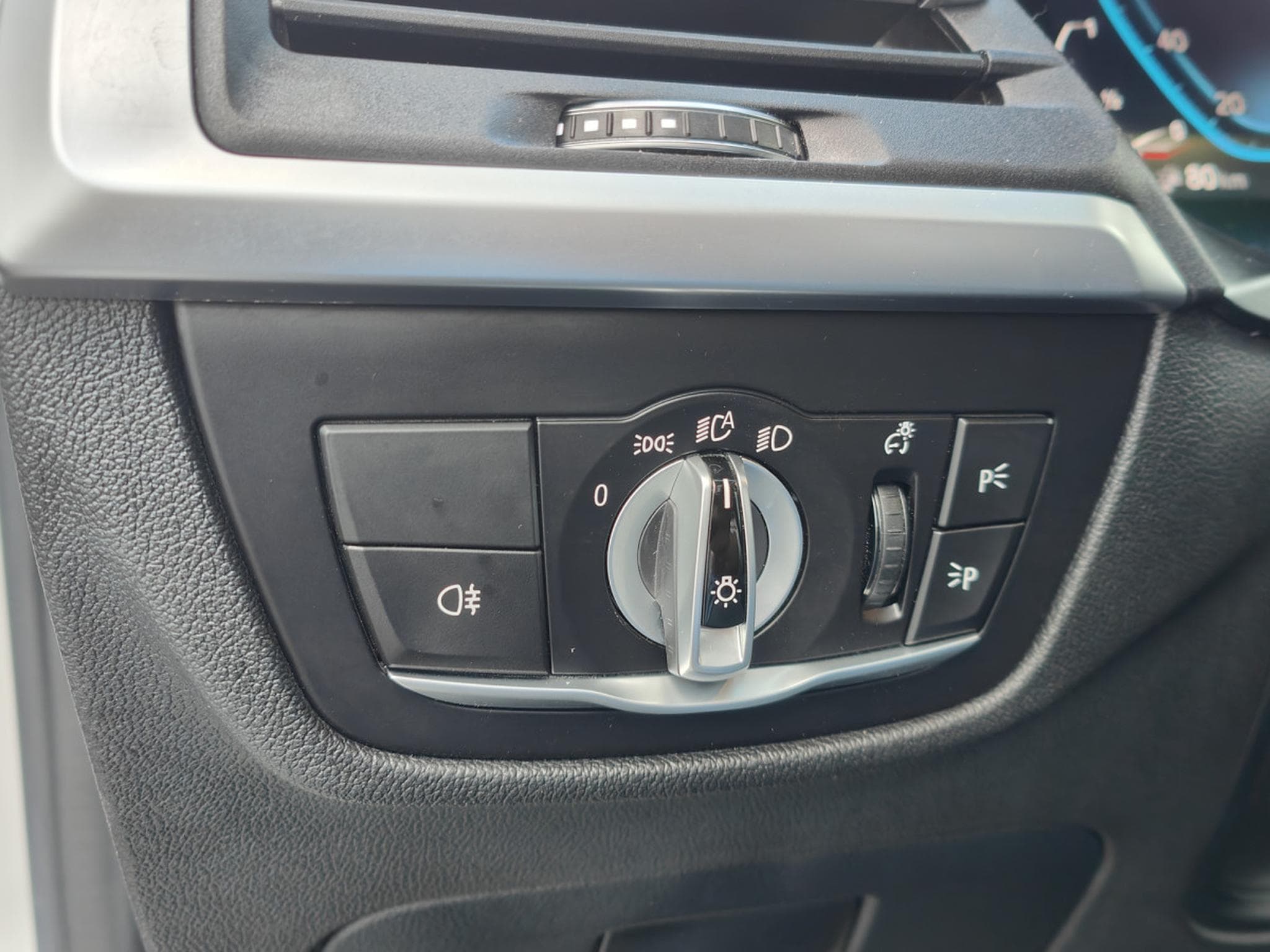 BMW X3 X3 XDRIVE30e PACK M CARPLAY CAMERA 360 TOIT OUVRANT ECLAIRAG (2022) - Photo 24