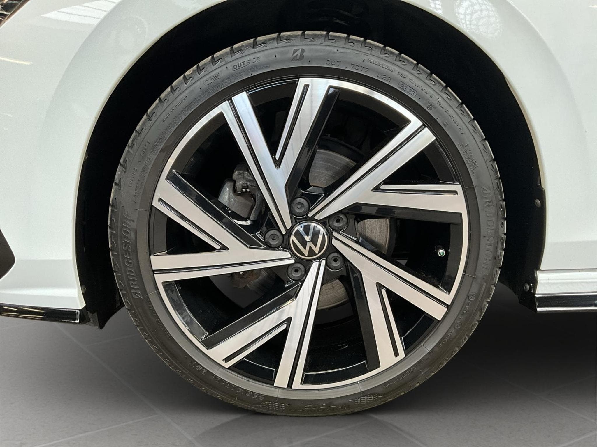 VW Golf R-Line+BVM+Navi+LED (2023) - Foto 8