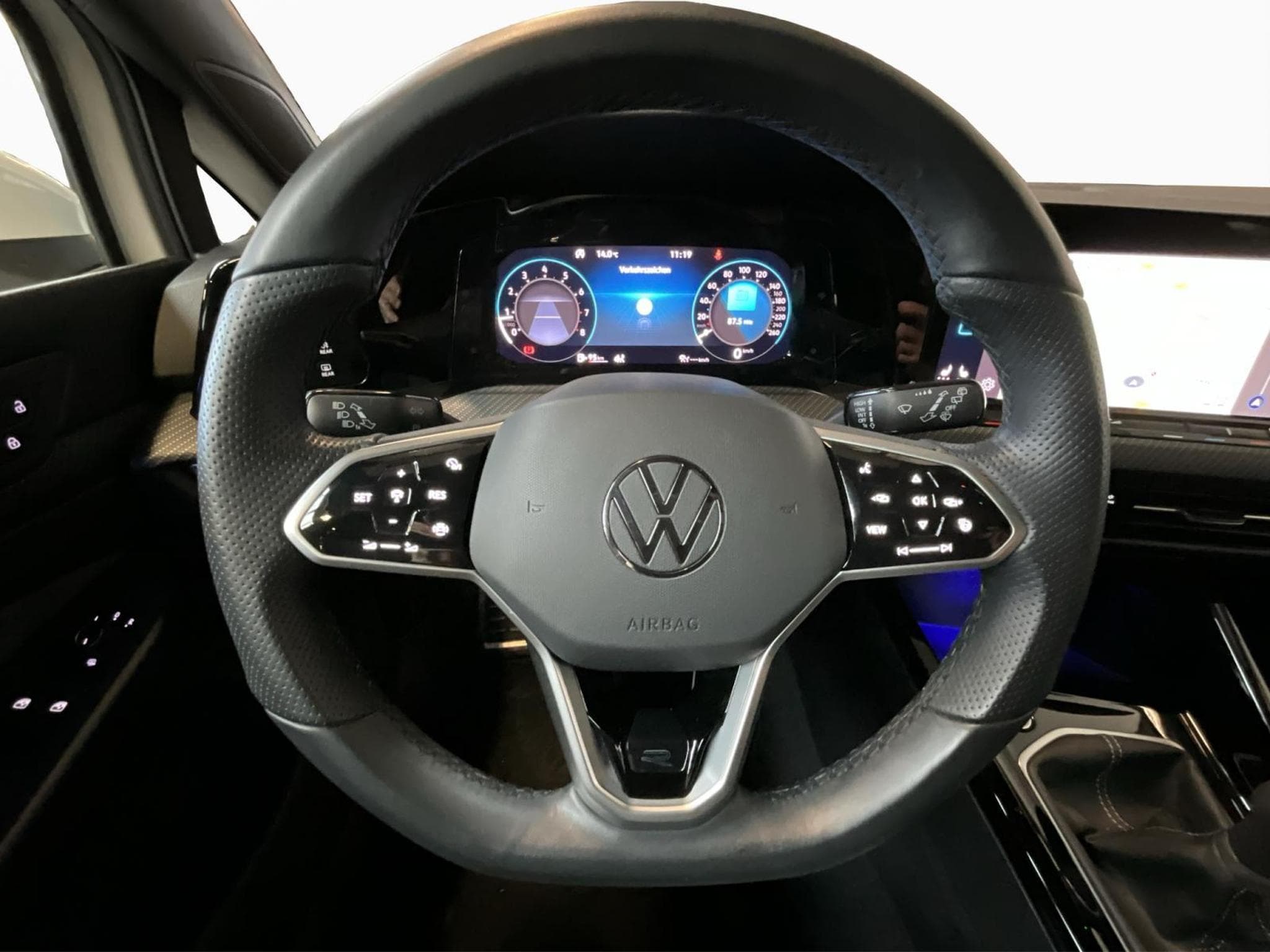 VW Golf R-Line+BVM+Navi+LED (2023) - Foto 10