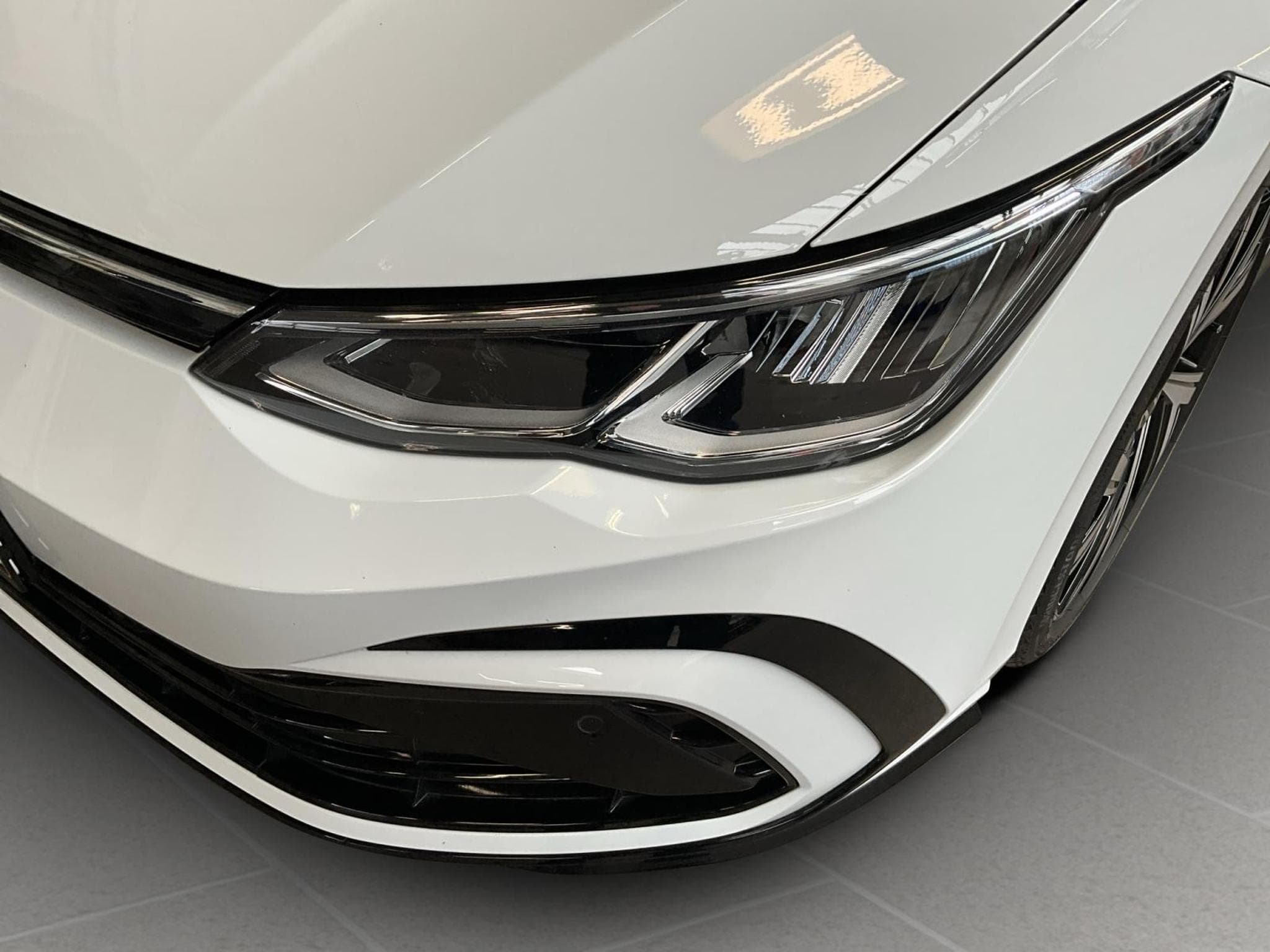 VW Golf R-Line+BVM+Navi+LED (2023) - Foto 17