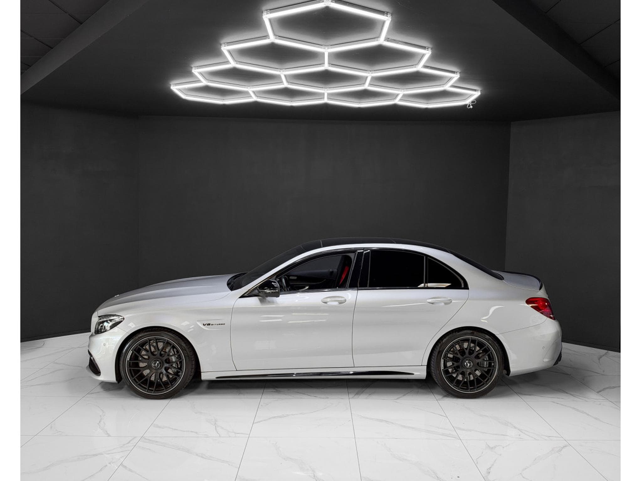 Mercedes C 63 AMG V8 / FULL SERVICE / BURMESTER / 360 / PANO (2017) - Photo 2
