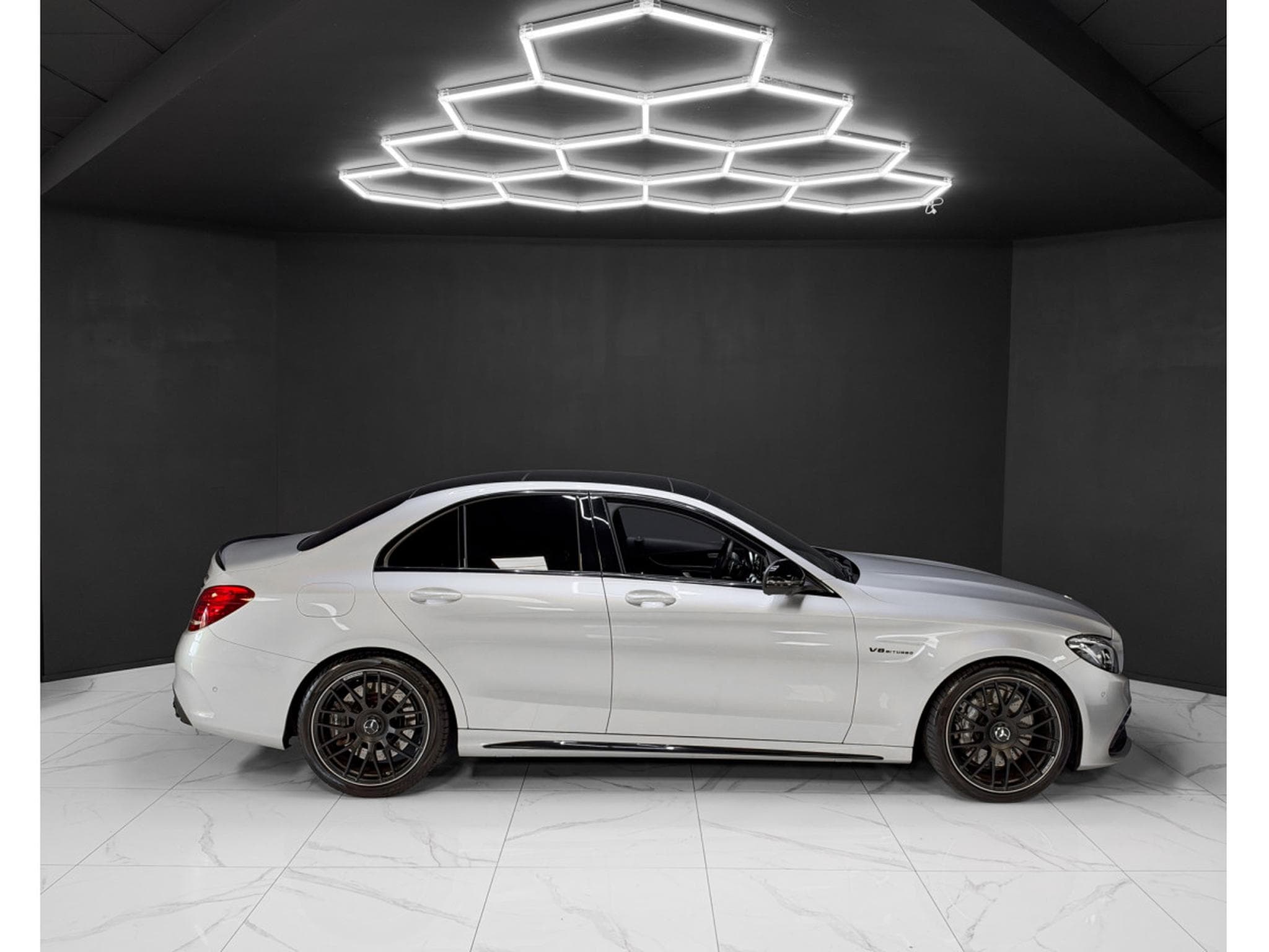 Mercedes C 63 AMG V8 / FULL SERVICE / BURMESTER / 360 / PANO (2017) - Photo 6