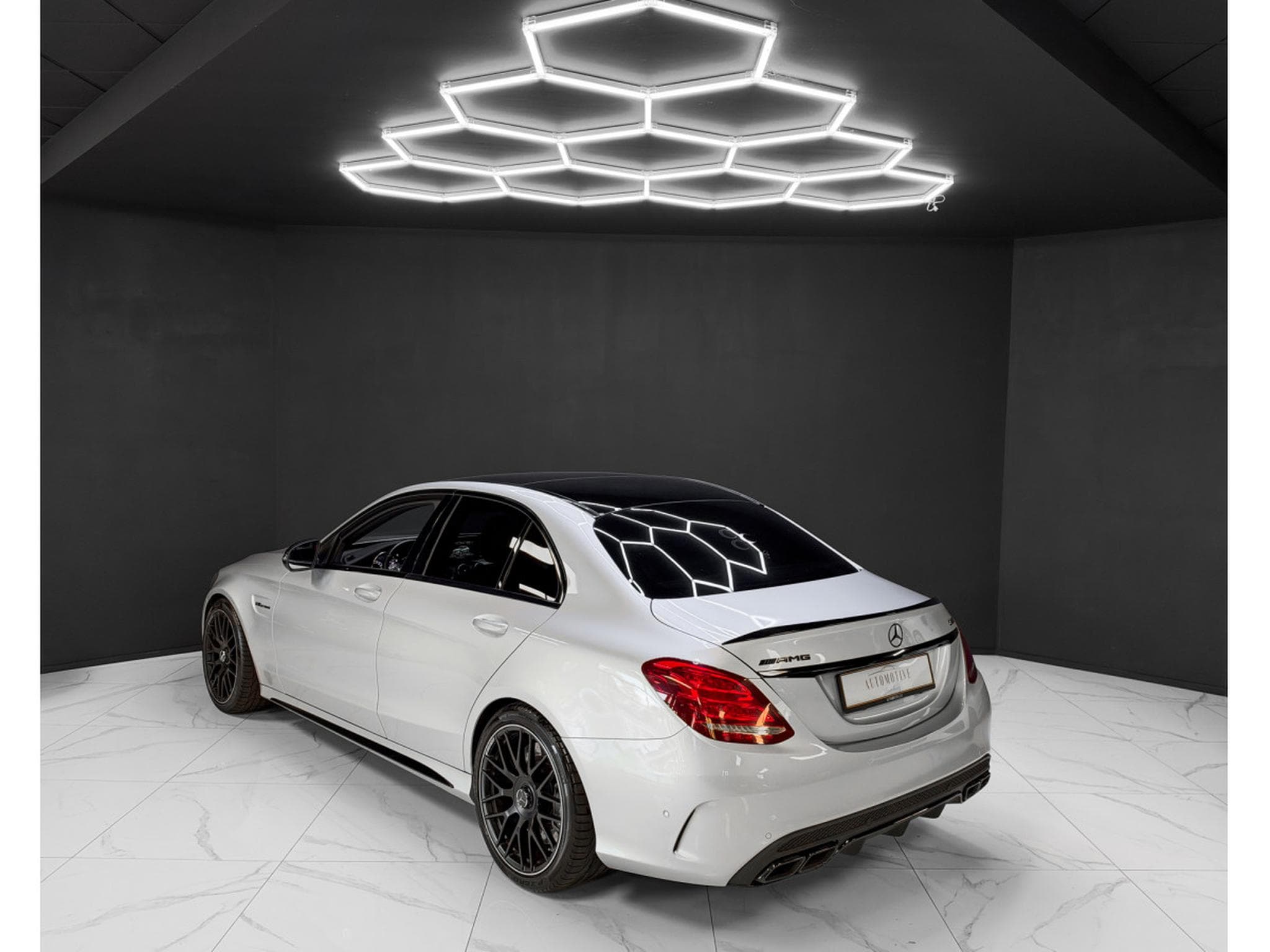 Mercedes C 63 AMG V8 / FULL SERVICE / BURMESTER / 360 / PANO (2017) - Photo 3
