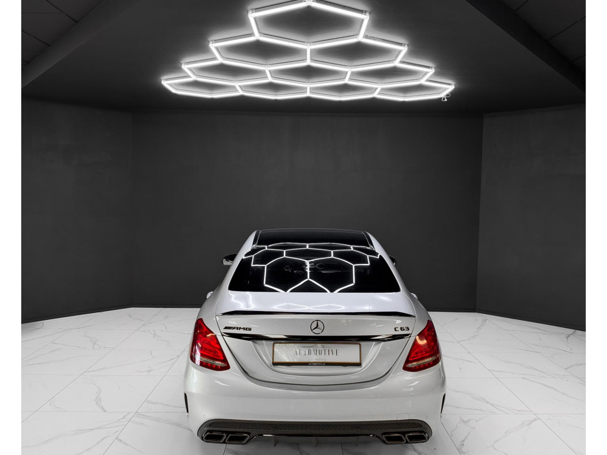Mercedes C 63 AMG V8 / FULL SERVICE / BURMESTER / 360 / PANO (2017) - Photo 4