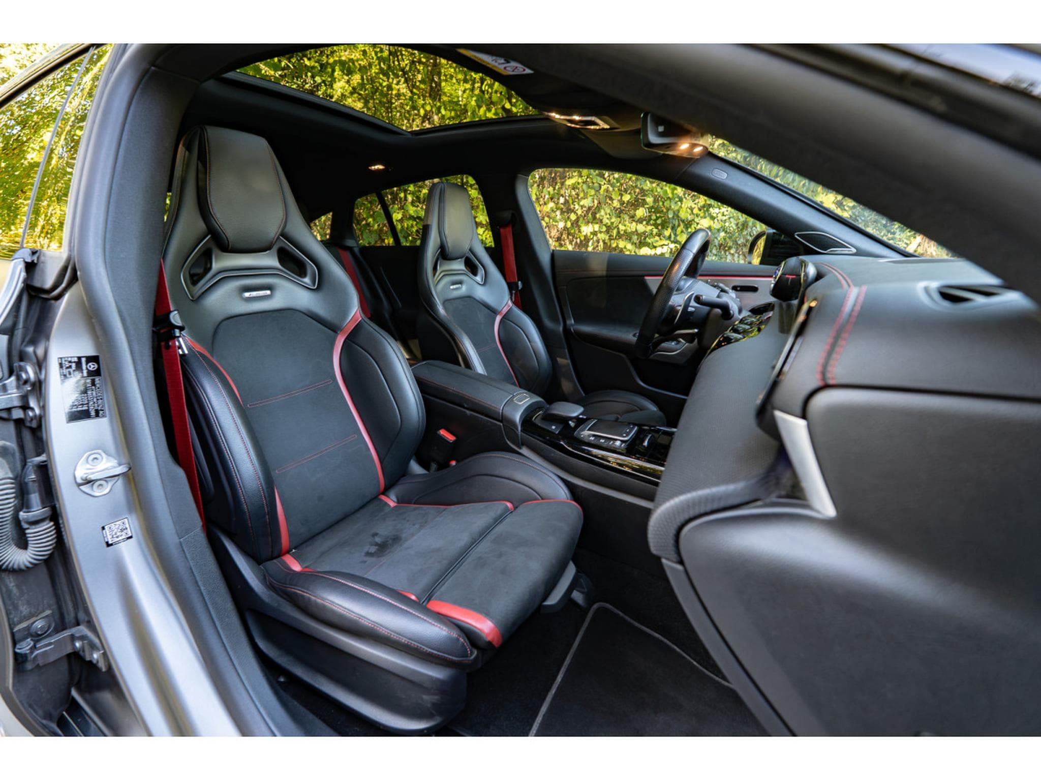 Mercedes CLA 45 AMG Shooting Brake 45 4MATIC+ (2022) - Foto 10