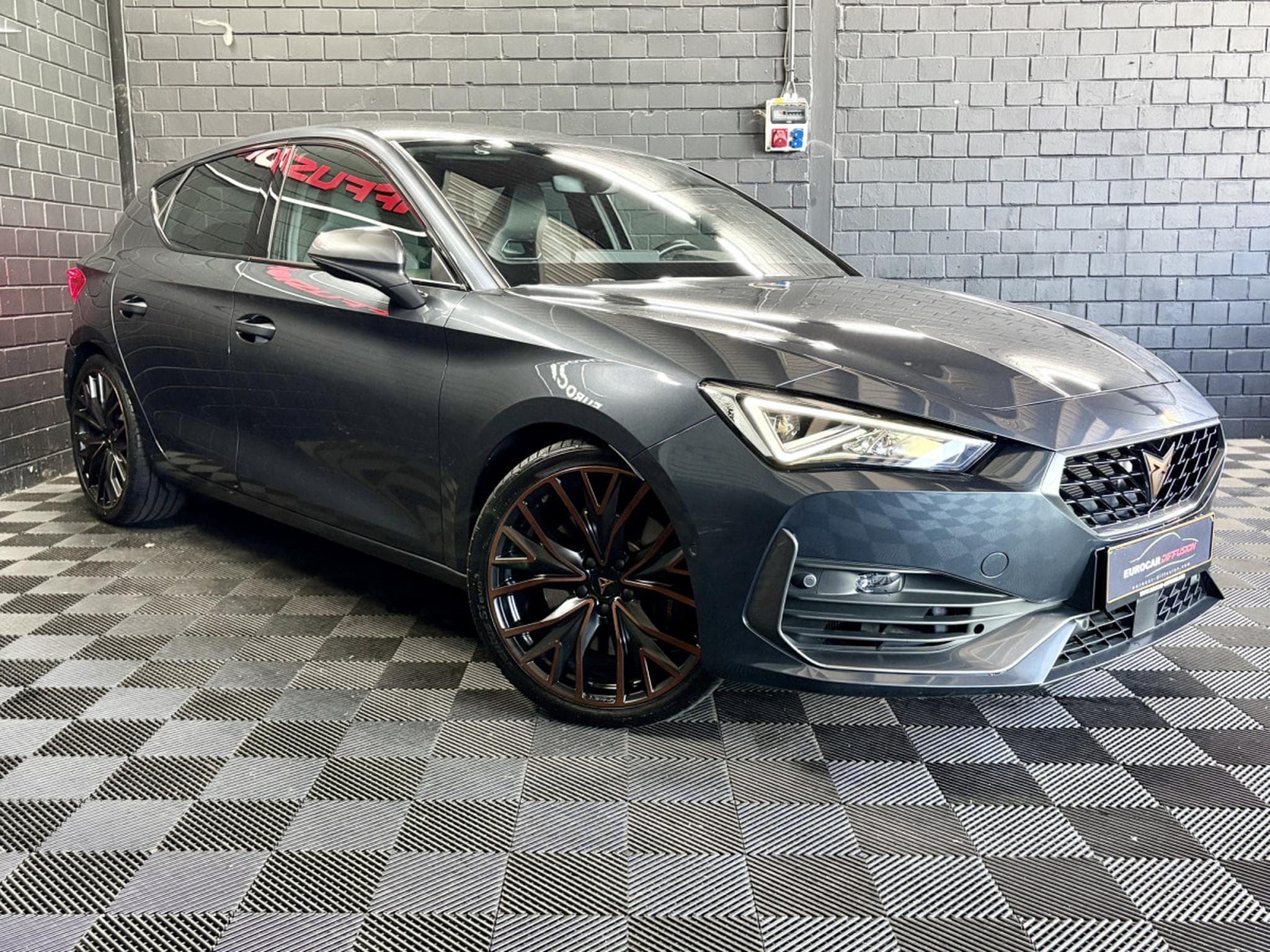 Cupra Leon VZ 2.0 TSI 300CV *VSS* BEATS * CAM * DCC* (2023) - Foto 2