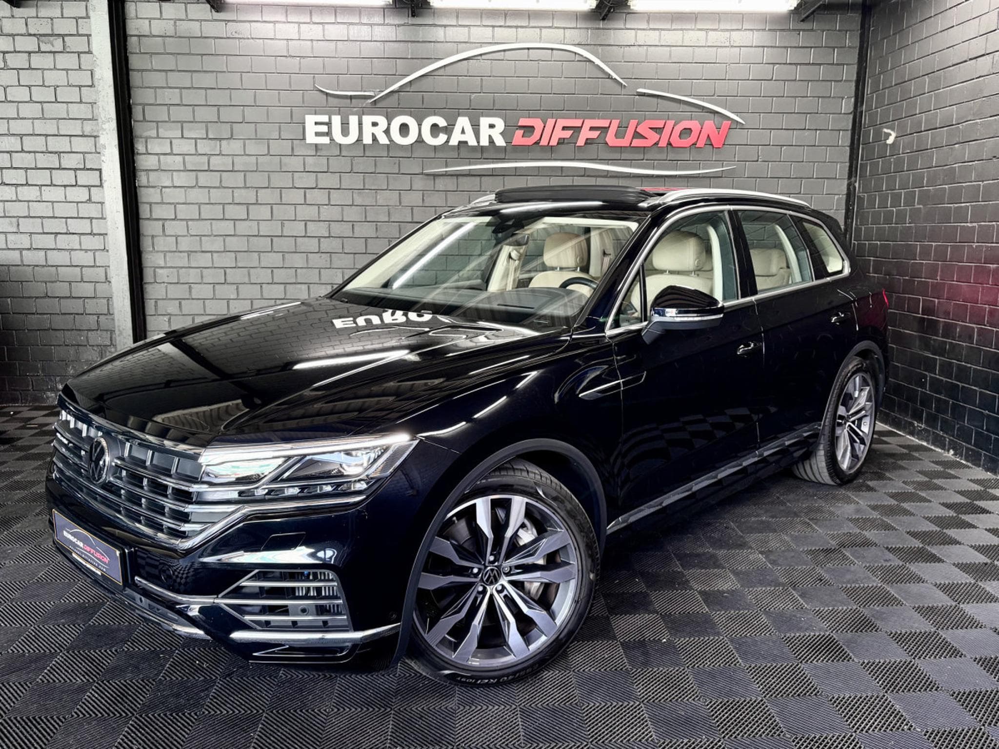 VW Touareg 3.0 TSi V6 PHEV 4MOTION 381 CV (2022) - Photo 1