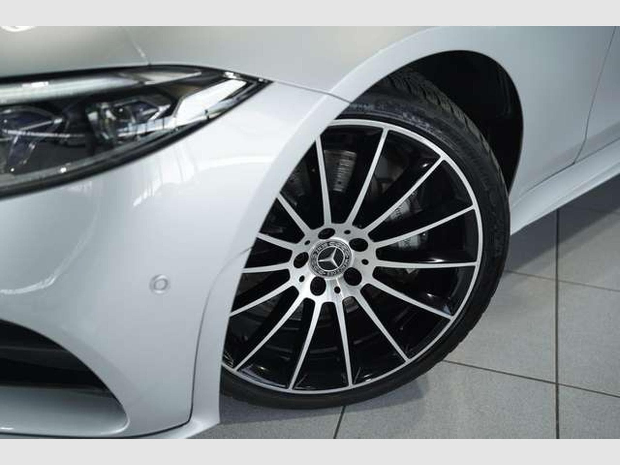 Mercedes CLS 350 d 4M AMG Line*2.H *20 *GSD*BURM*Night (2021) - Photo 3