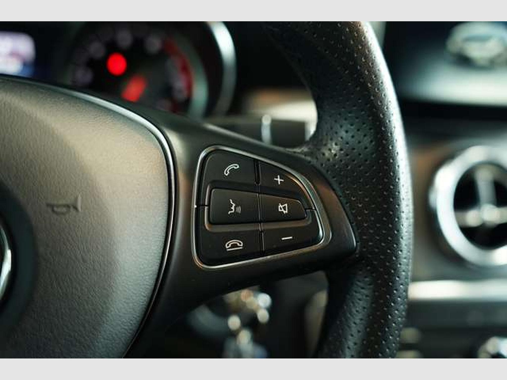 Mercedes CLA 220 4M Urban *18 *Pano*Navi (2016) - Photo 32