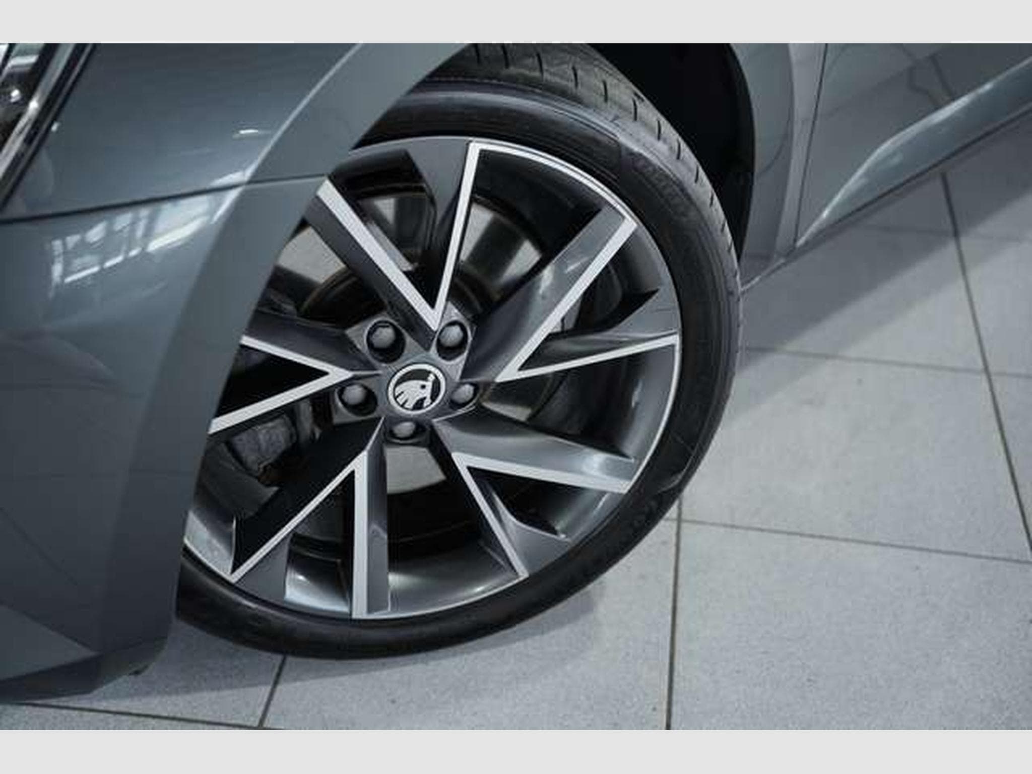 Skoda Superb Sportline 4x4 1.H *Pano *Canton *Memory (2017) - Photo 3