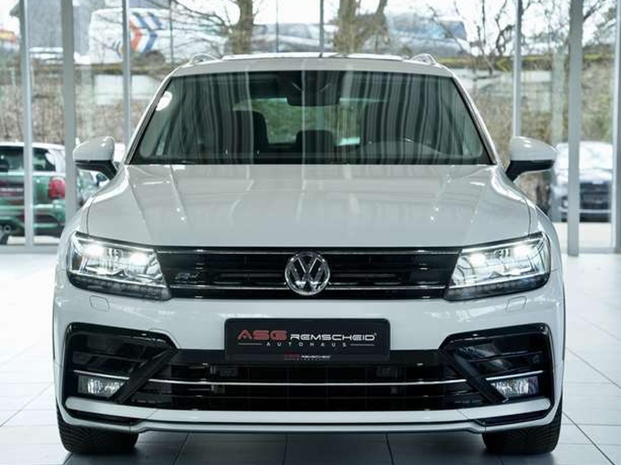 VW Tiguan 2.0TDI DSG *R Line *1.Hand*AHK *MwSt *20 (2018) - Photo 2
