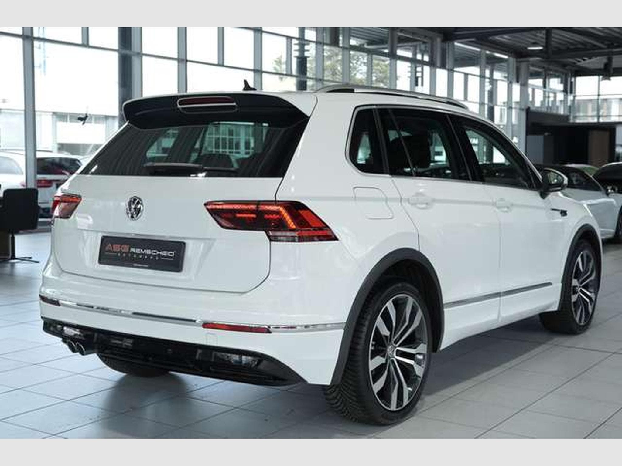 VW Tiguan 2.0TDI DSG *R Line *1.Hand*AHK *MwSt *20 (2018) - Photo 12