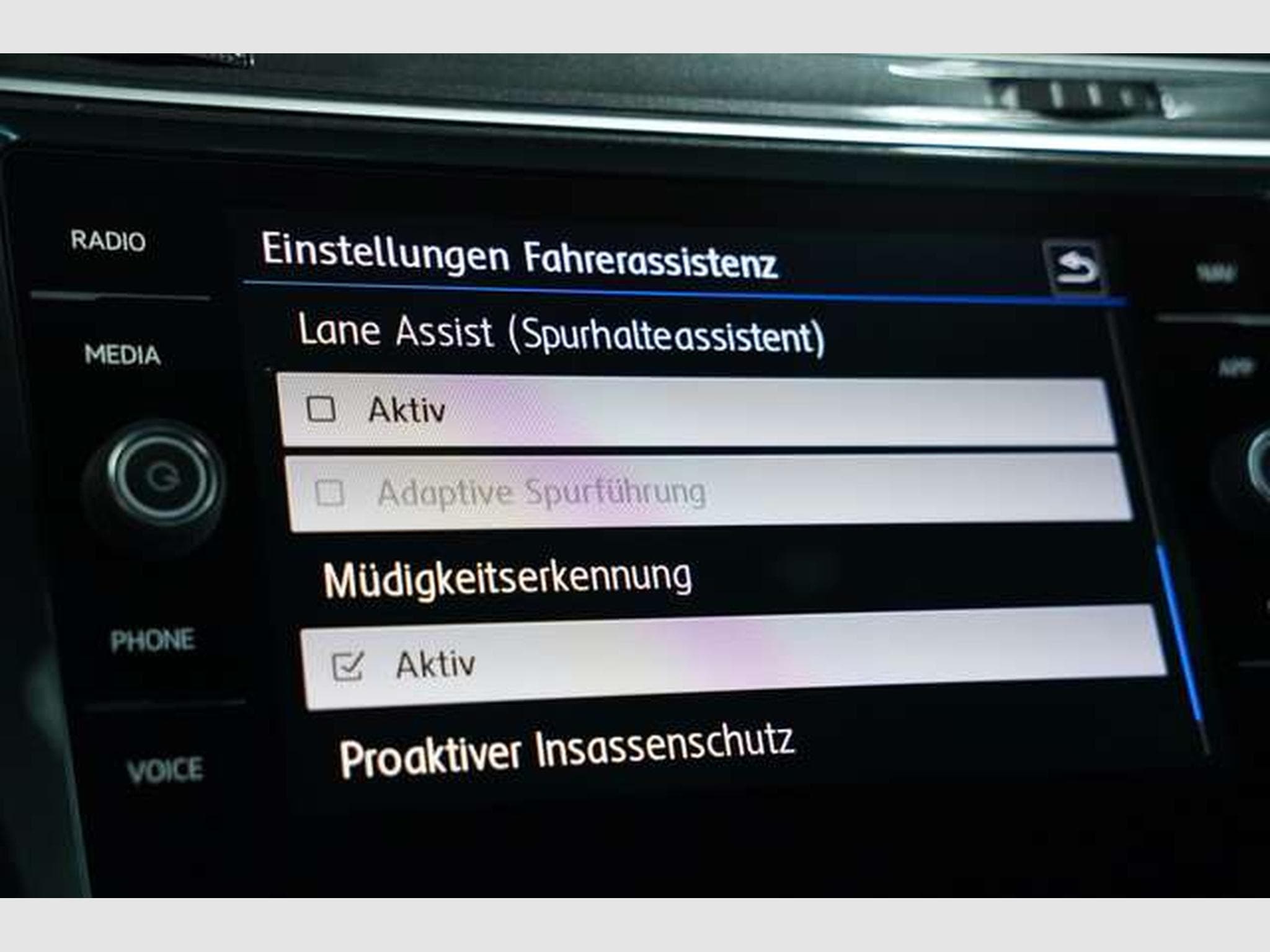 VW Tiguan 2.0TDI DSG *R Line *1.Hand*AHK *MwSt *20 (2018) - Photo 27