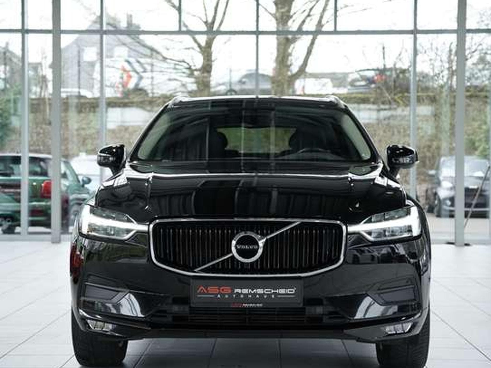 Volvo XC60 Momentum 2WD *H-UP *Kamera *Digital *Navi (2018) - Photo 2