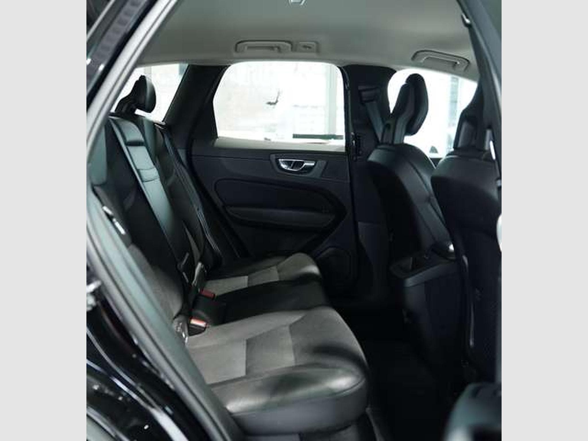 Volvo XC60 Momentum 2WD *H-UP *Kamera *Digital *Navi (2018) - Photo 16