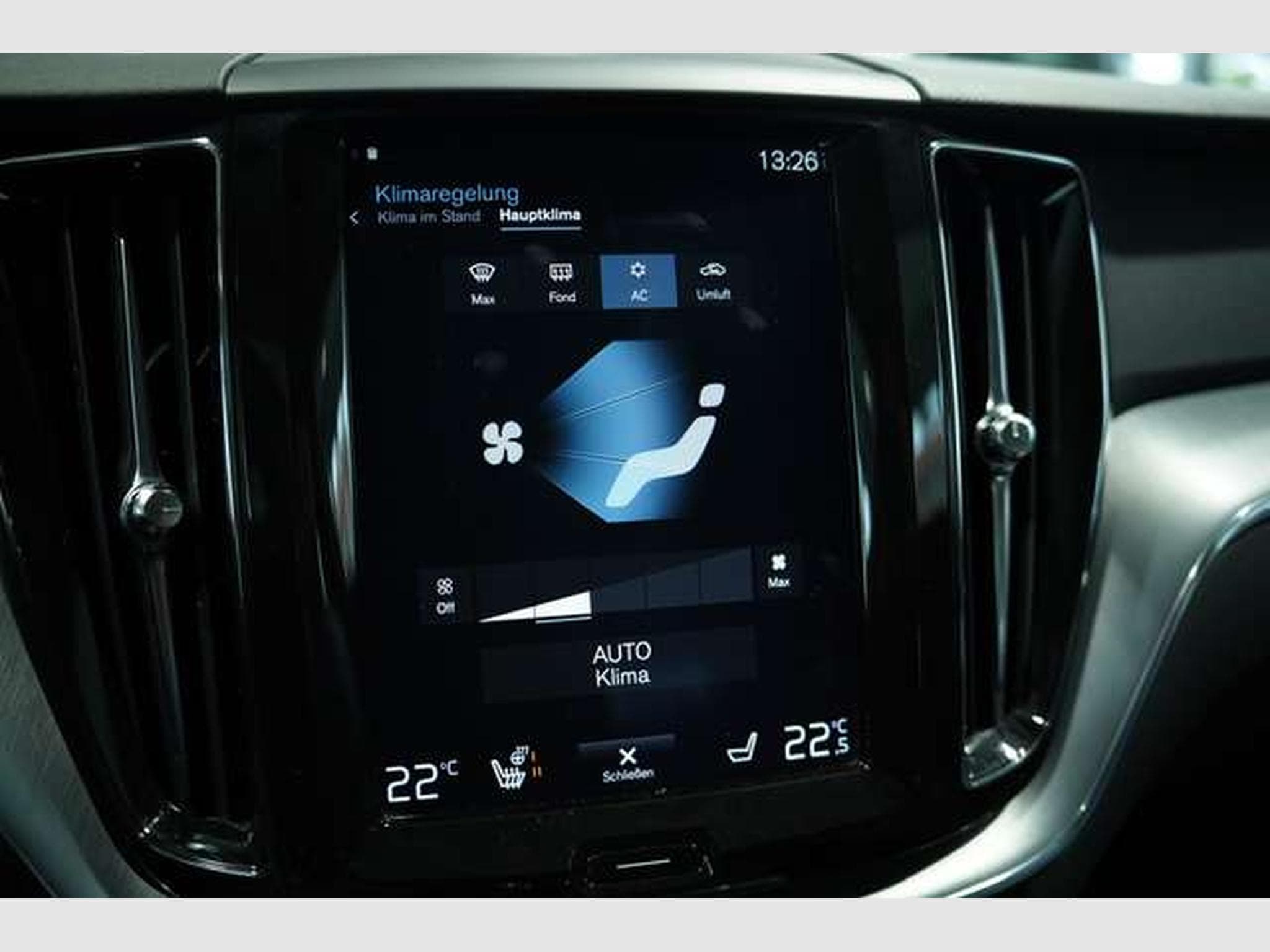 Volvo XC60 Momentum 2WD *H-UP *Kamera *Digital *Navi (2018) - Photo 27