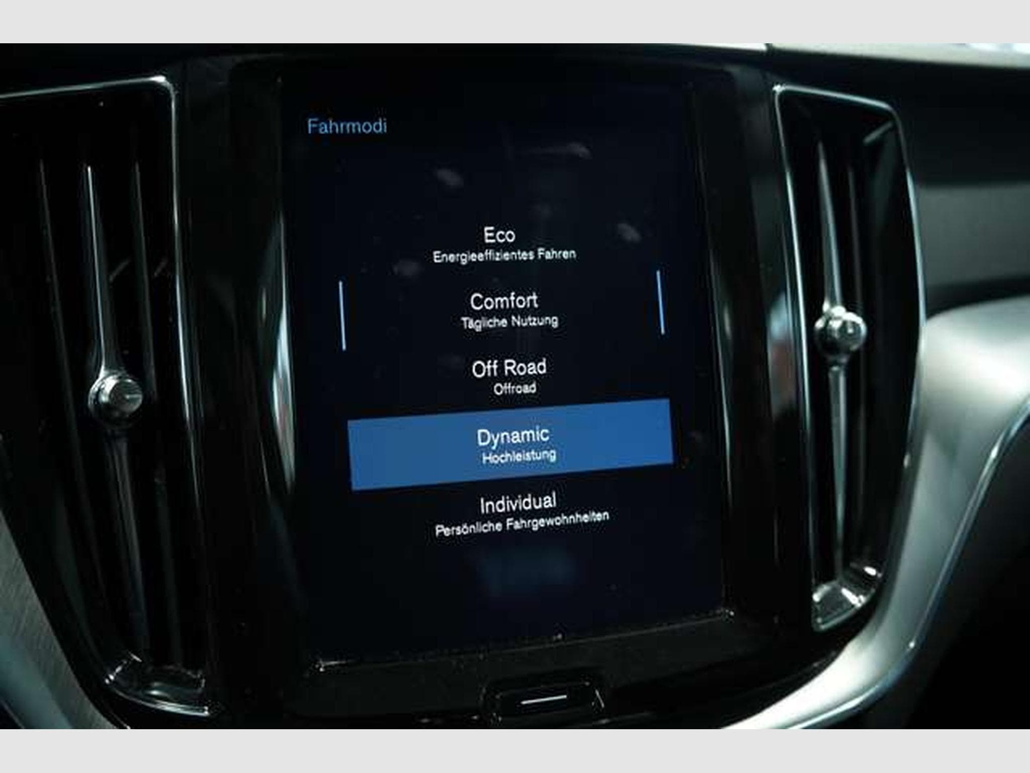 Volvo XC60 Momentum 2WD *H-UP *Kamera *Digital *Navi (2018) - Photo 29