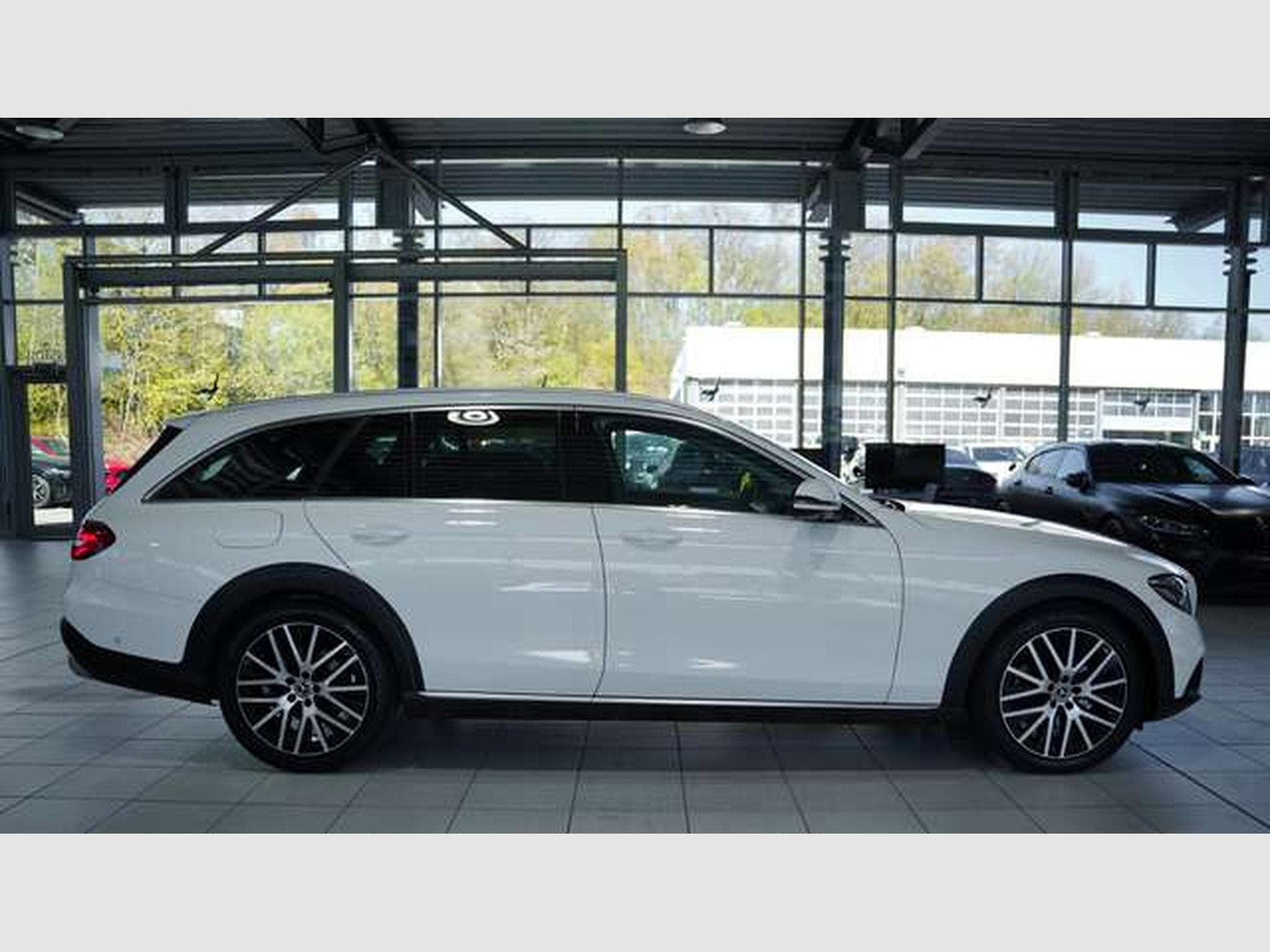 Mercedes E 220 d 4Matic All-Terrain *Widescreen *LED * (2019) - Photo 9