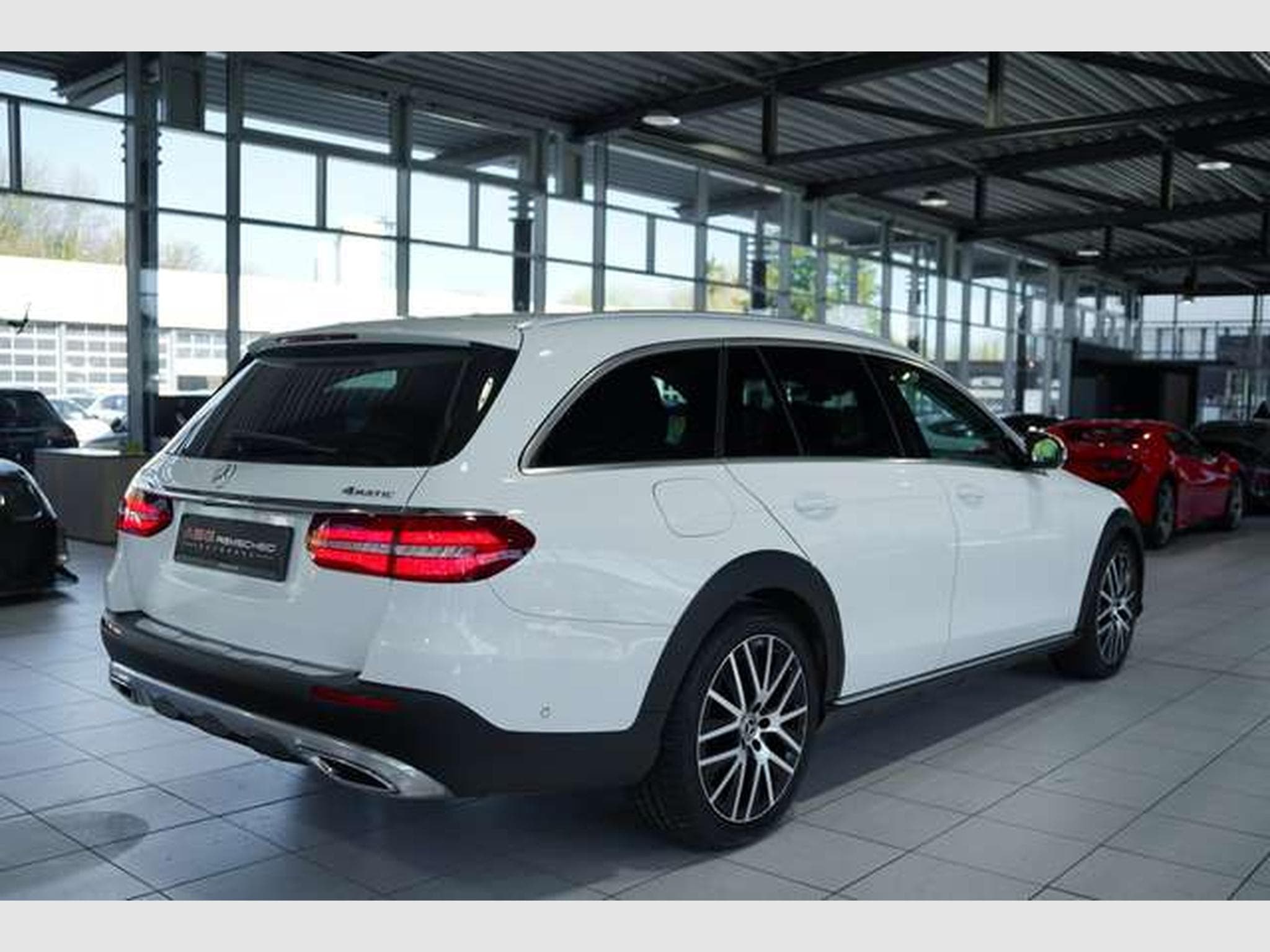 Mercedes E 220 d 4Matic All-Terrain *Widescreen *LED * (2019) - Photo 10