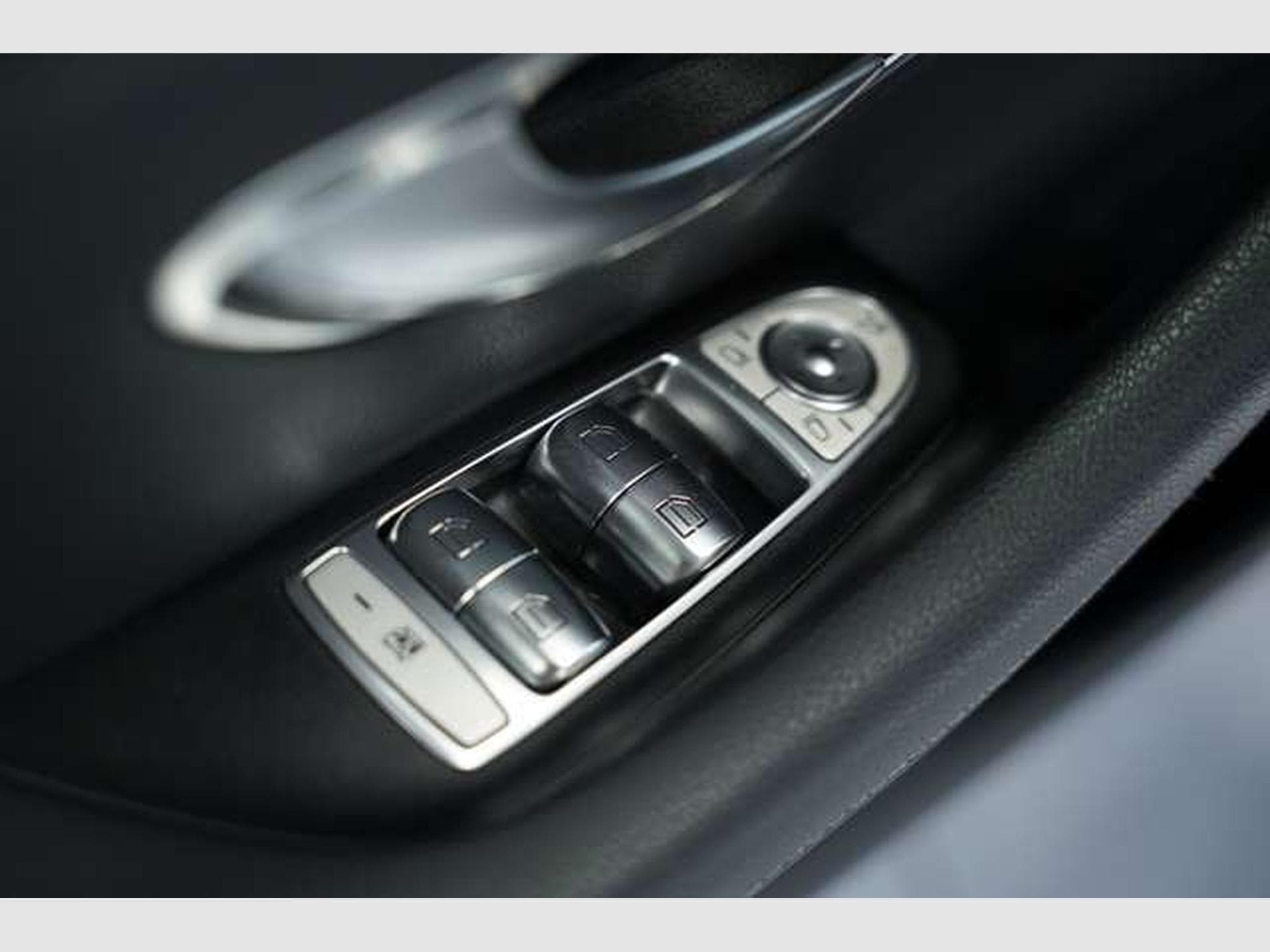 Mercedes E 220 d 4Matic All-Terrain *Widescreen *LED * (2019) - Photo 26