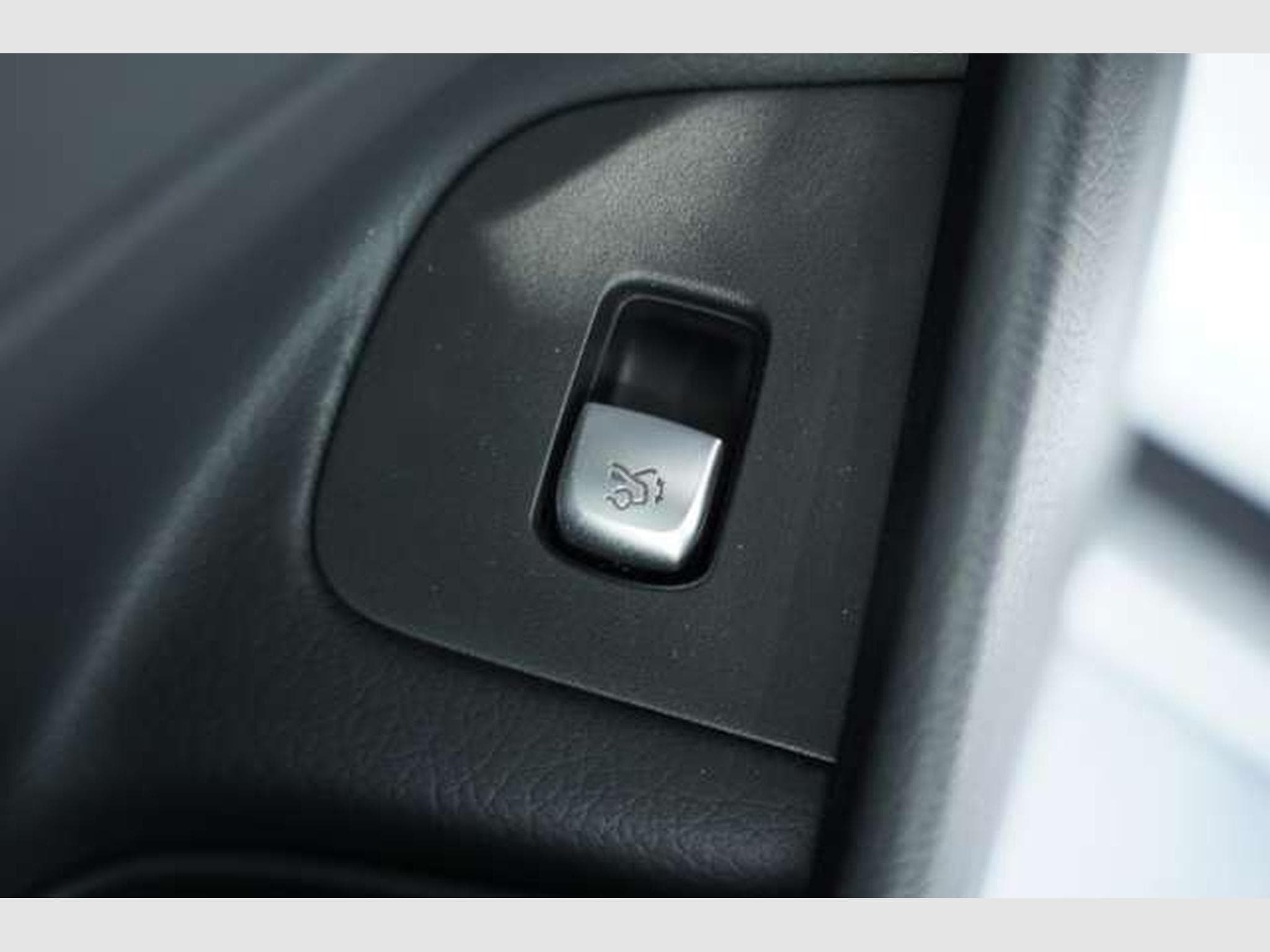 Mercedes E 220 d 4Matic All-Terrain *Widescreen *LED * (2019) - Photo 30
