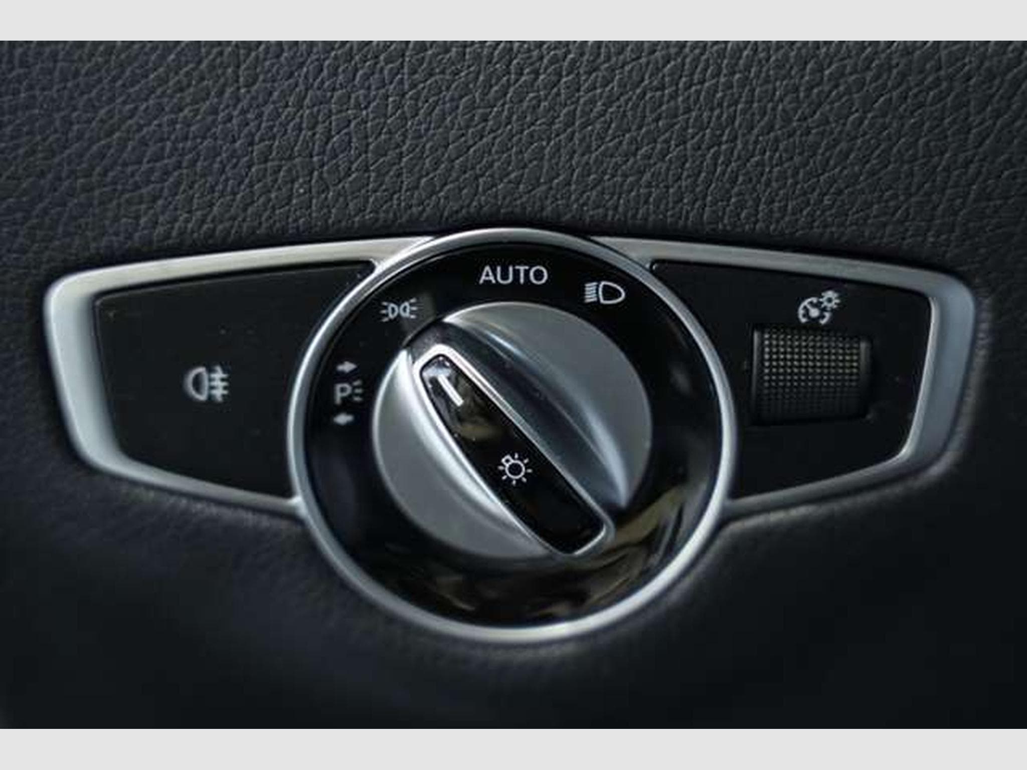 Mercedes E 220 d 4Matic All-Terrain *Widescreen *LED * (2019) - Photo 32