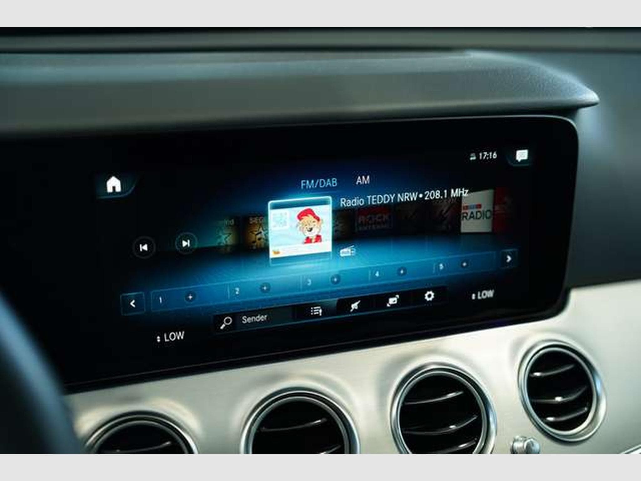Mercedes E 220 d T Avantgarde *1.Hand *MwSt.*AHK*Business (2023) - Photo 31